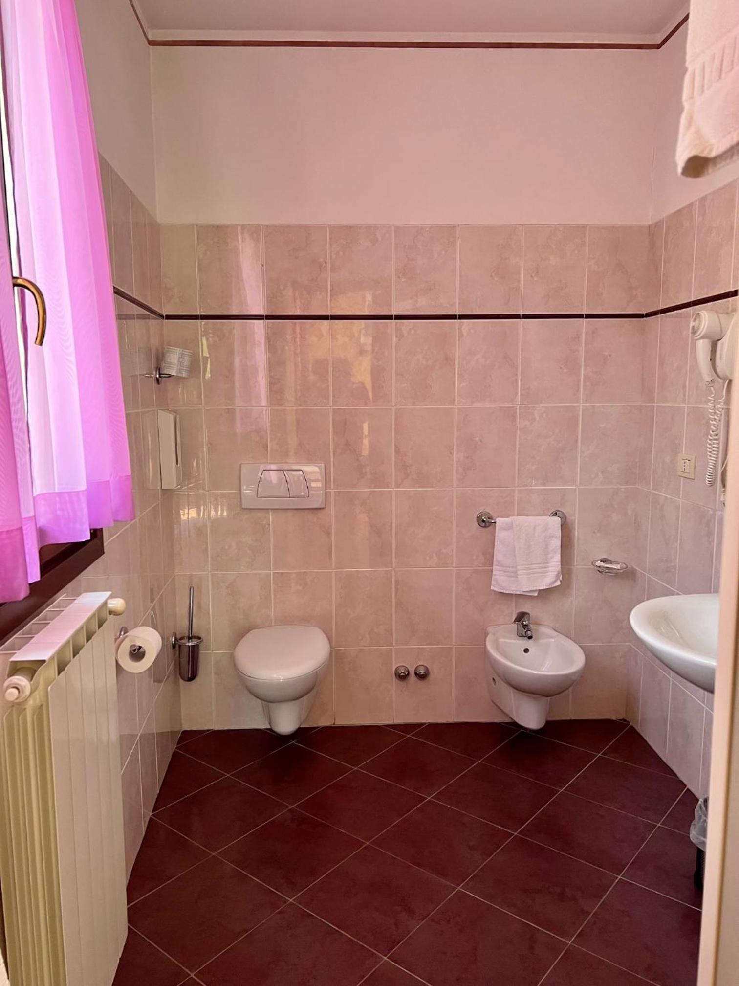 Double Room with Extra Bed - Photo 2