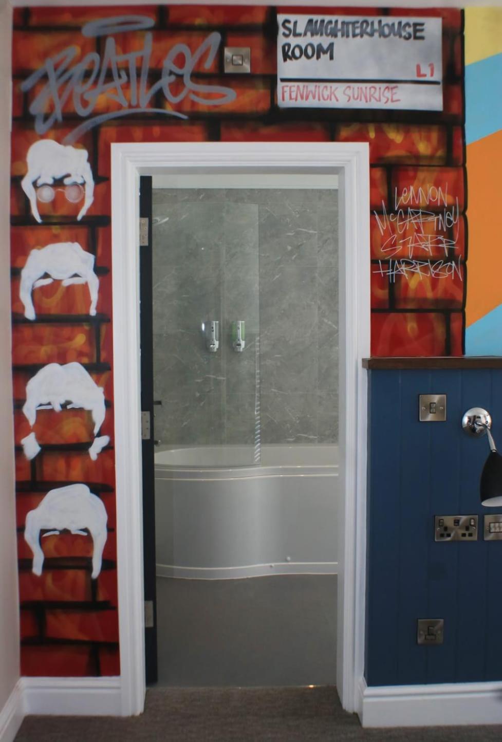 Deluxe Double Room with Bath photo 3