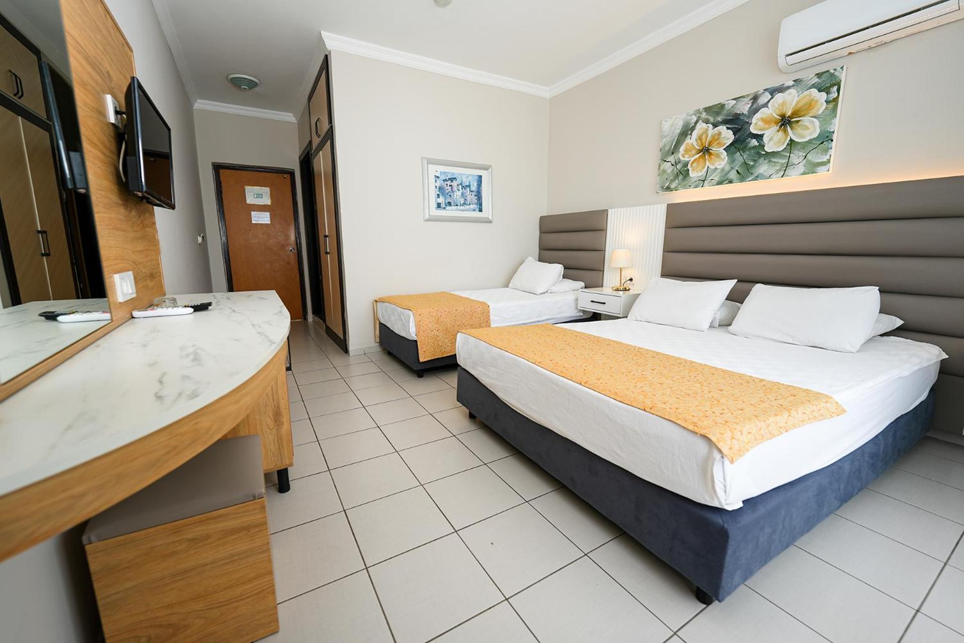 Deluxe Double or Twin Room with Sea View - Photo 9