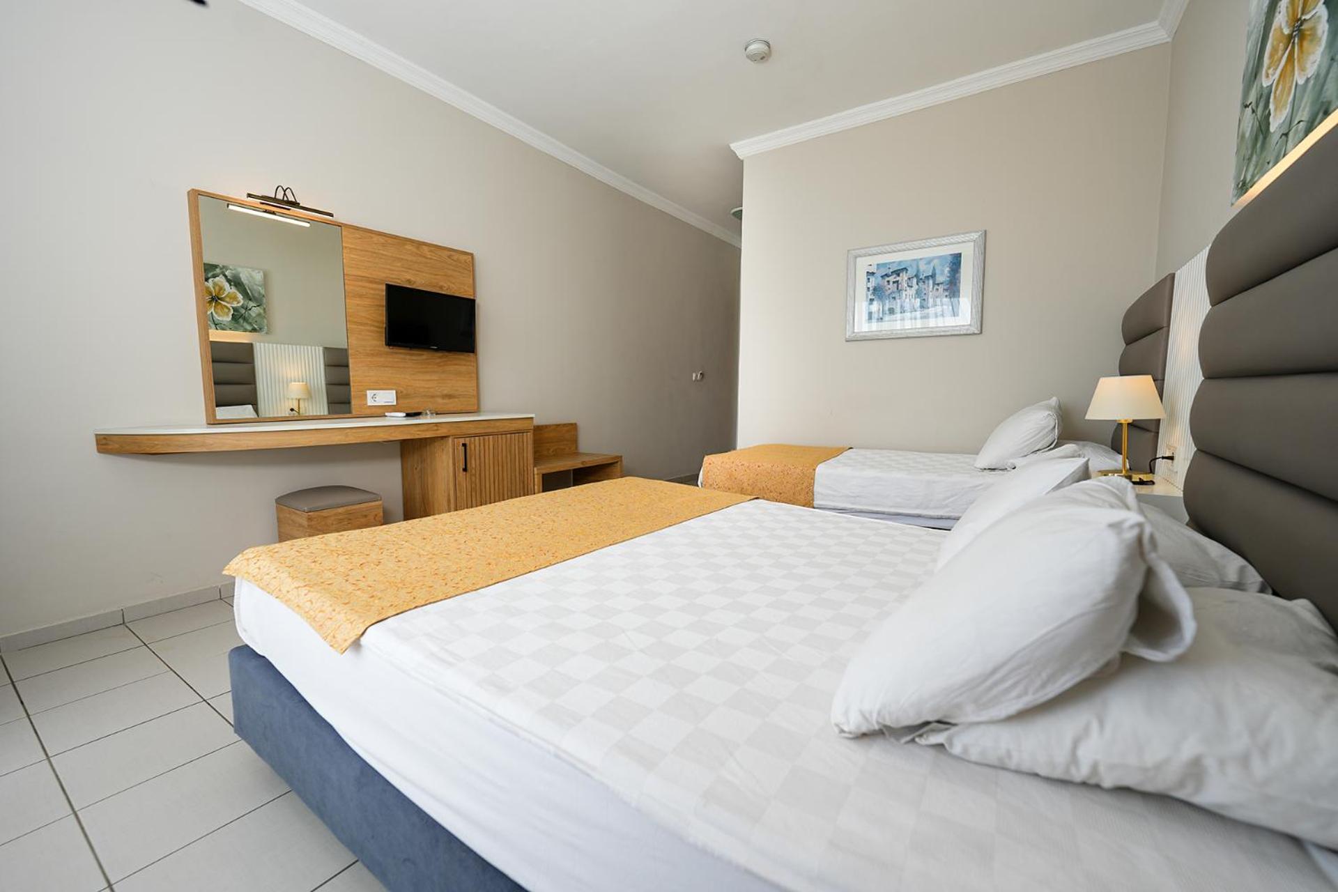 Deluxe Double or Twin Room with Sea View - Photo 5