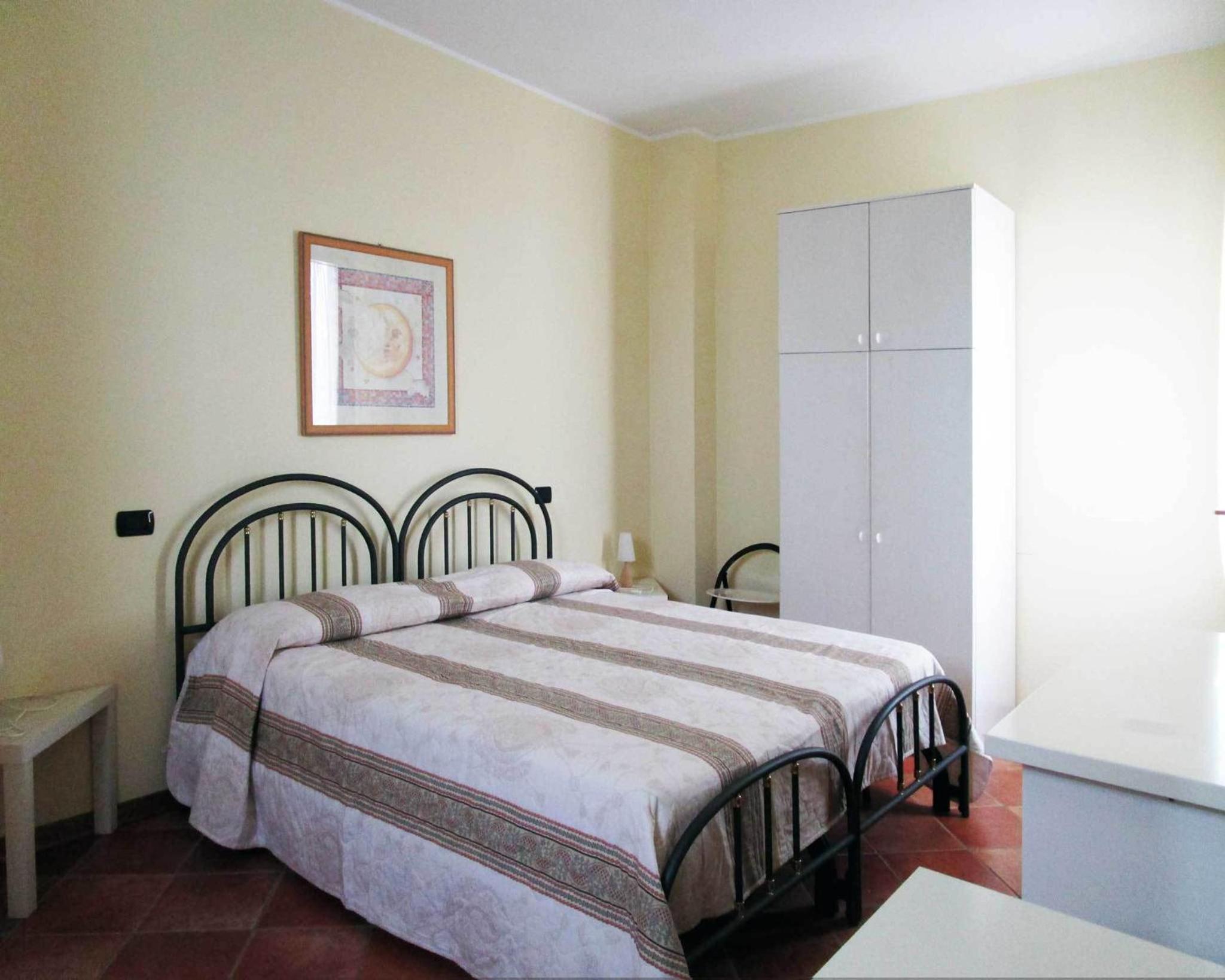 One-Bedroom Apartment with Garden photo 3