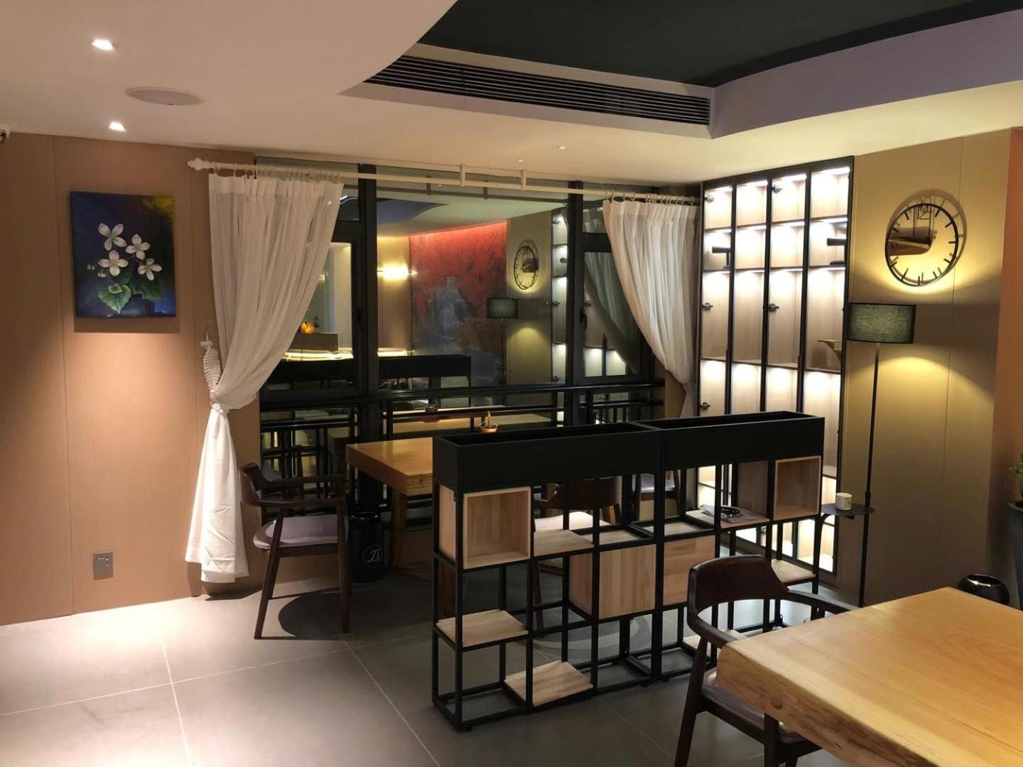 Superior Twin Room With City View photo 2