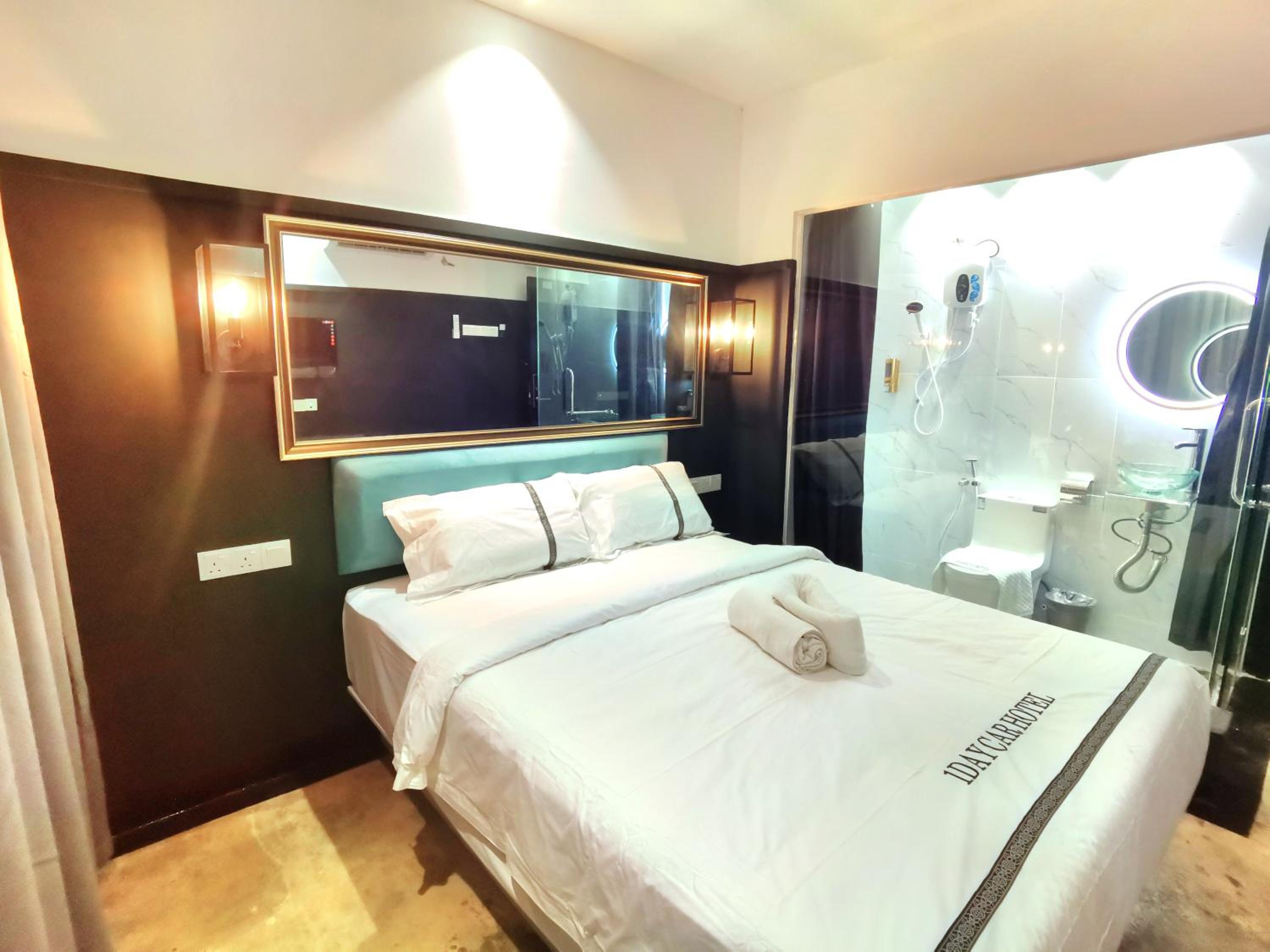 Deluxe Queen Room