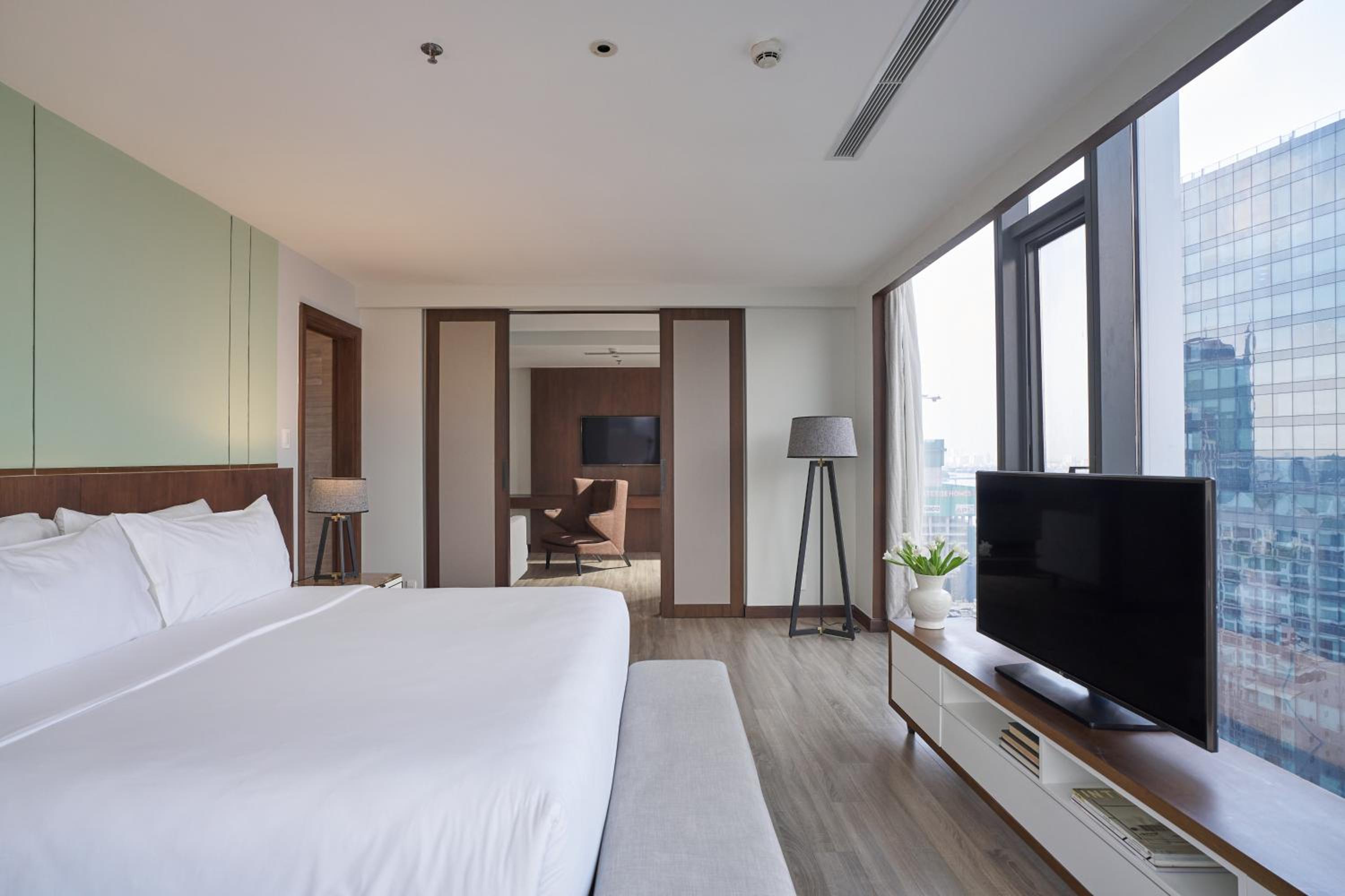One-Bedroom City View photo 2