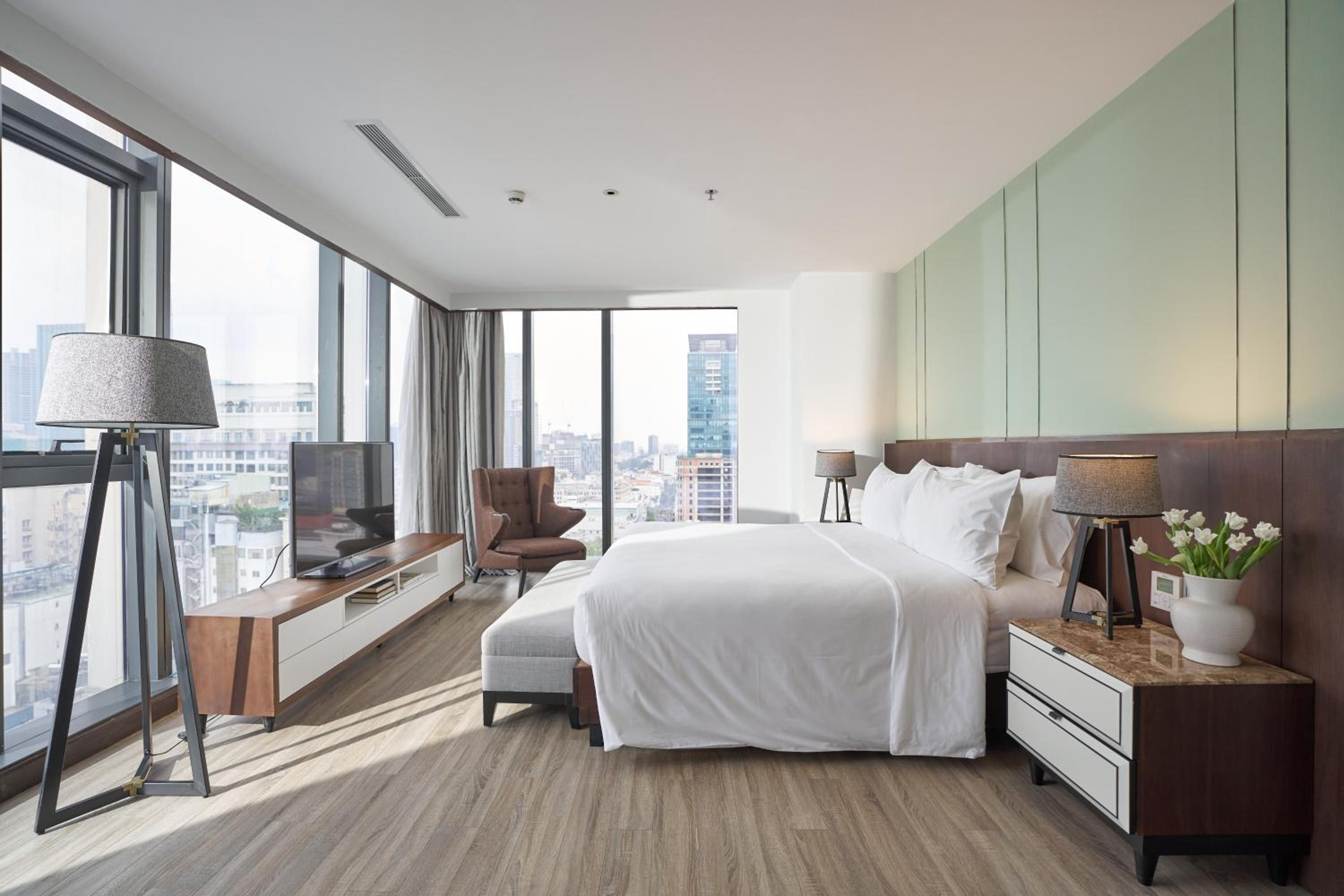One-Bedroom City View photo 1