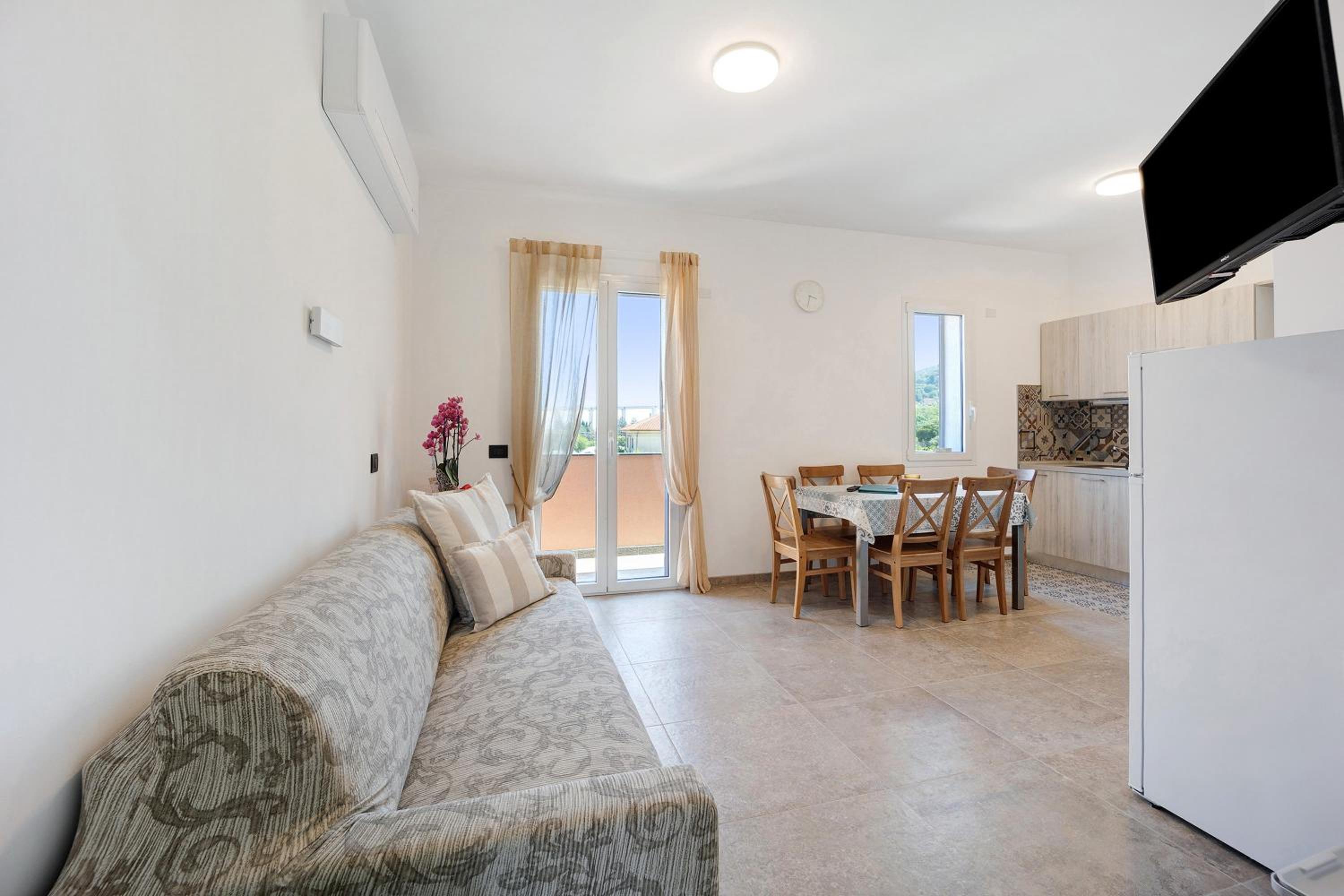 Two-Bedroom Deluxe Apartment with Garden View
