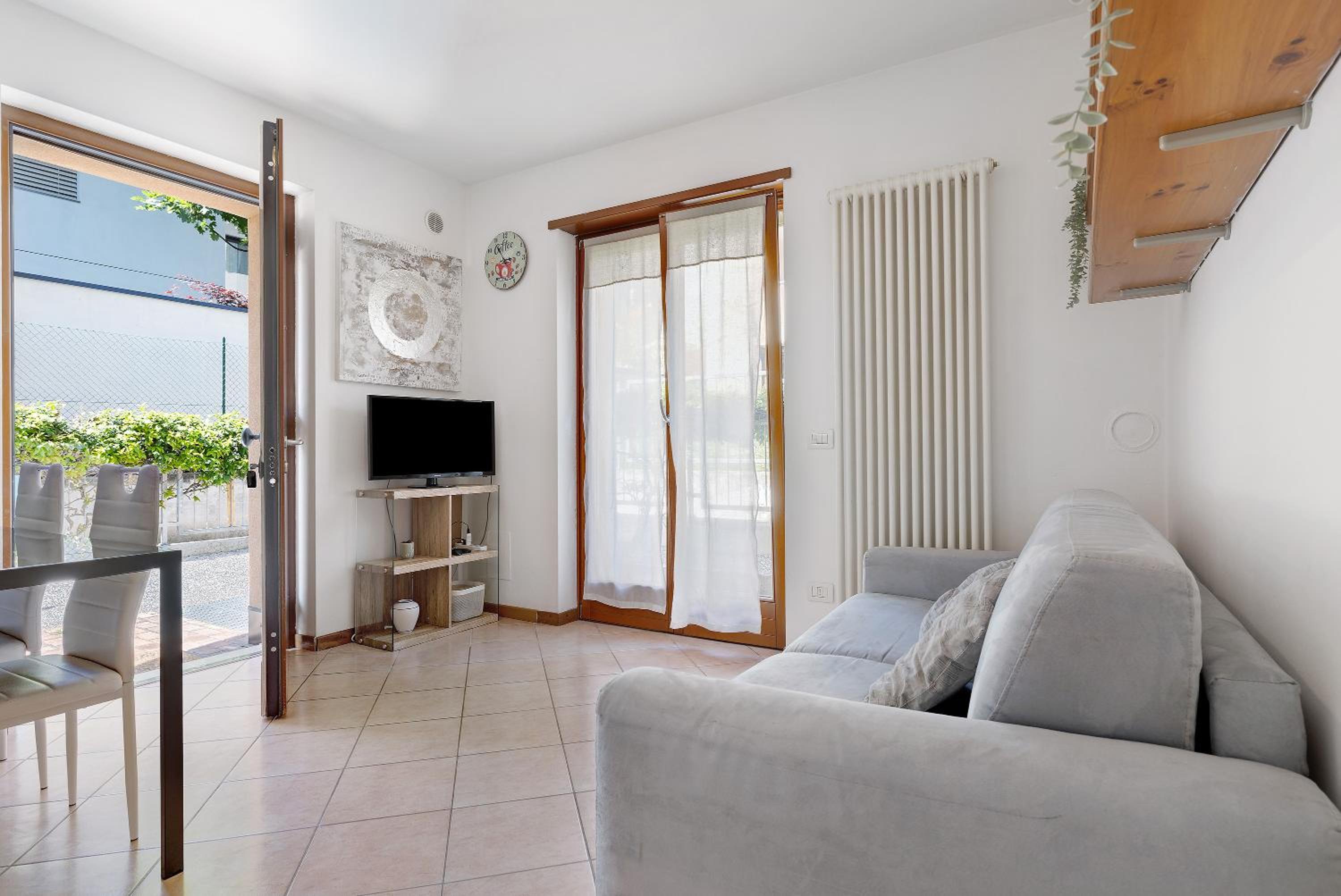 Superior One-Bedroom Apartment