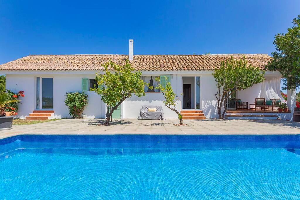 Villa photo 2