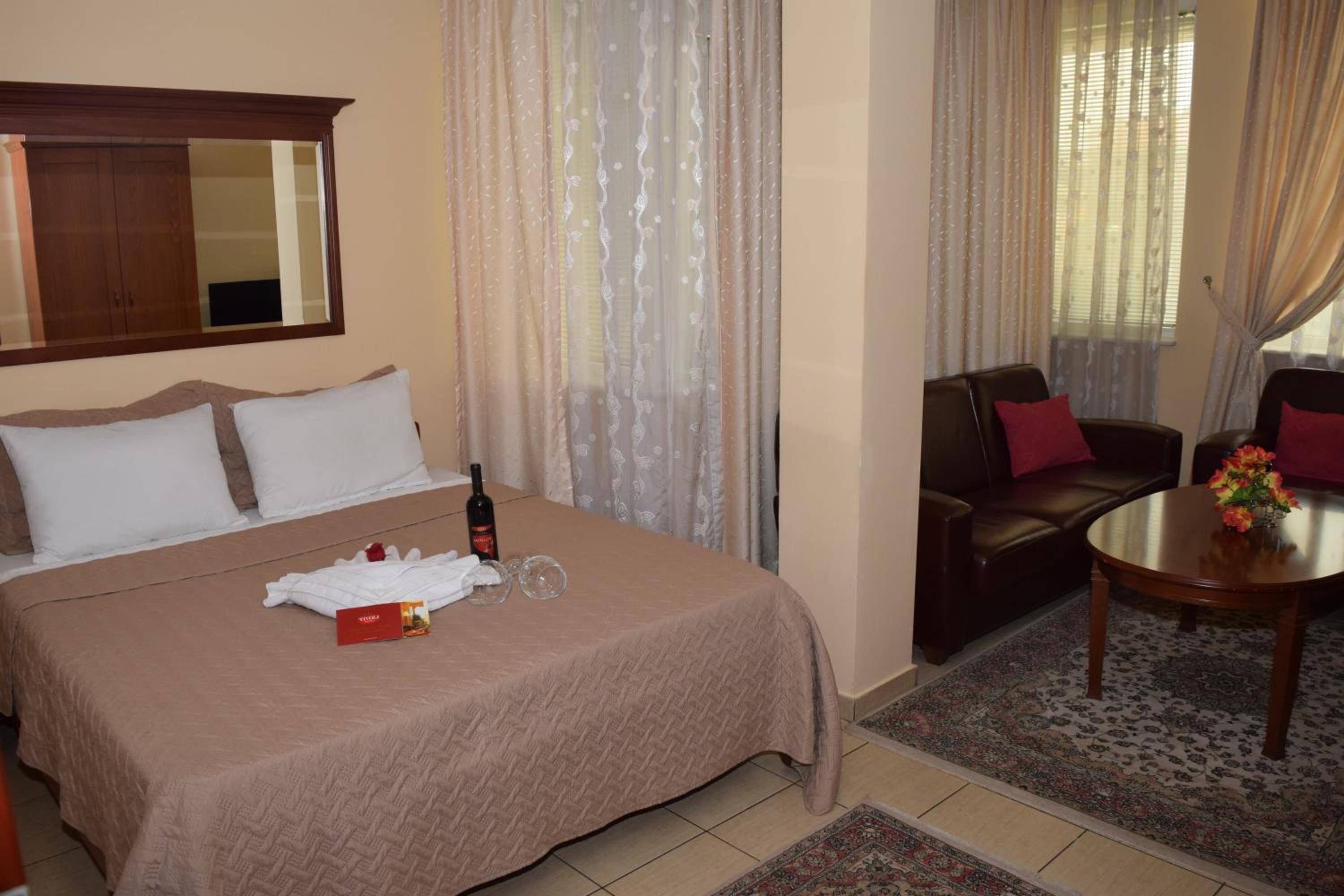 Large Double Room - Photo 29