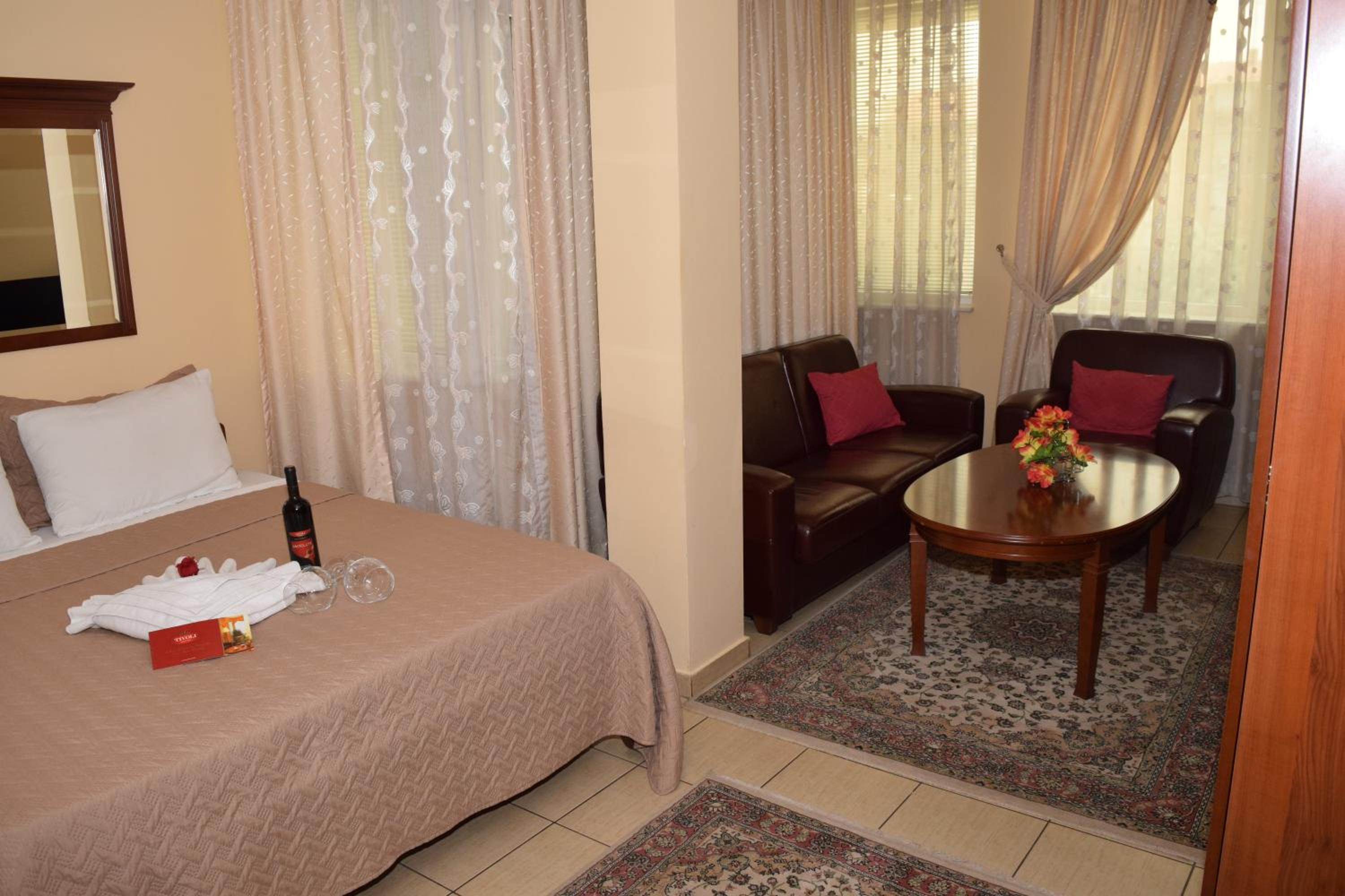 Large Double Room - Photo 28
