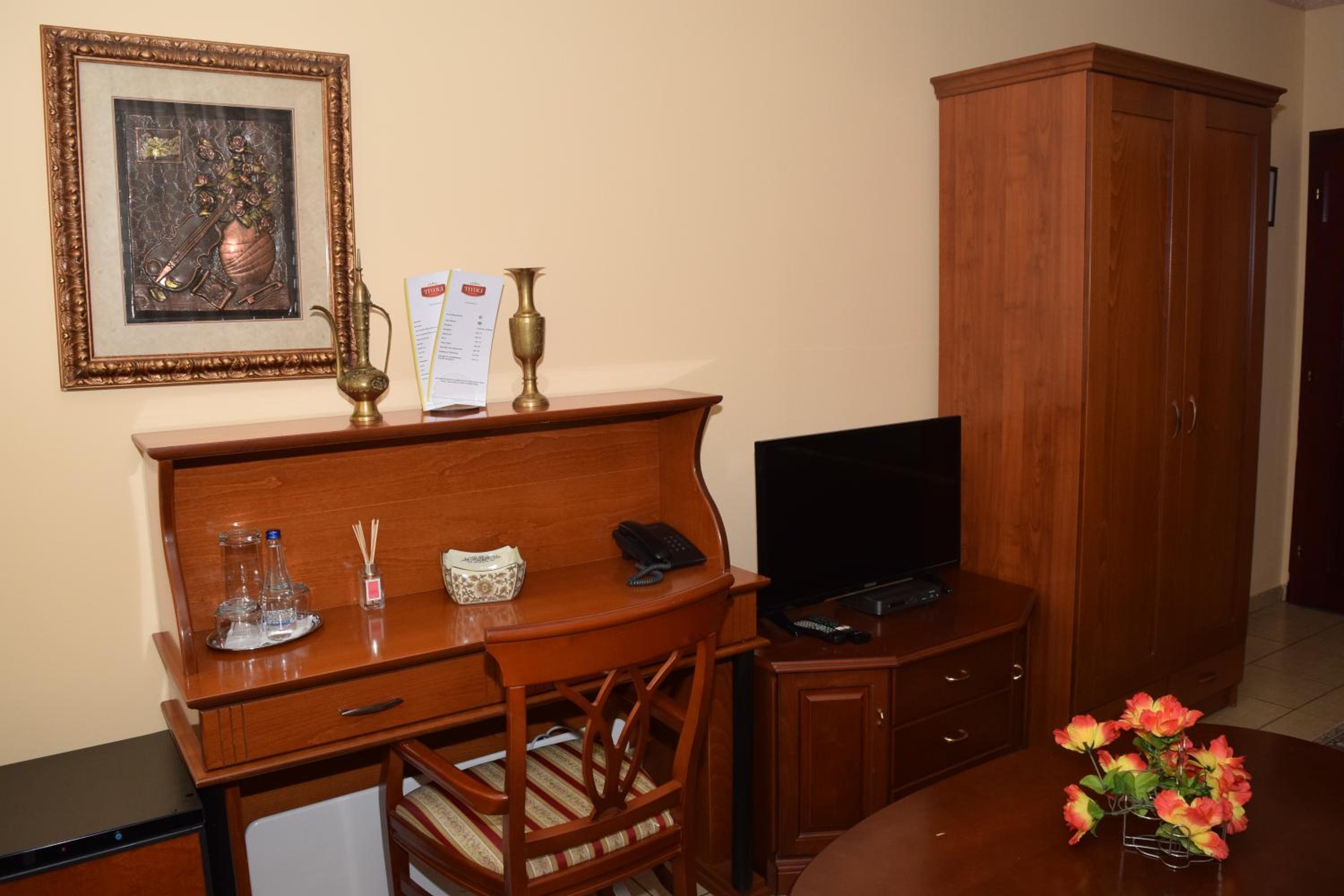 Large Double Room - Photo 6