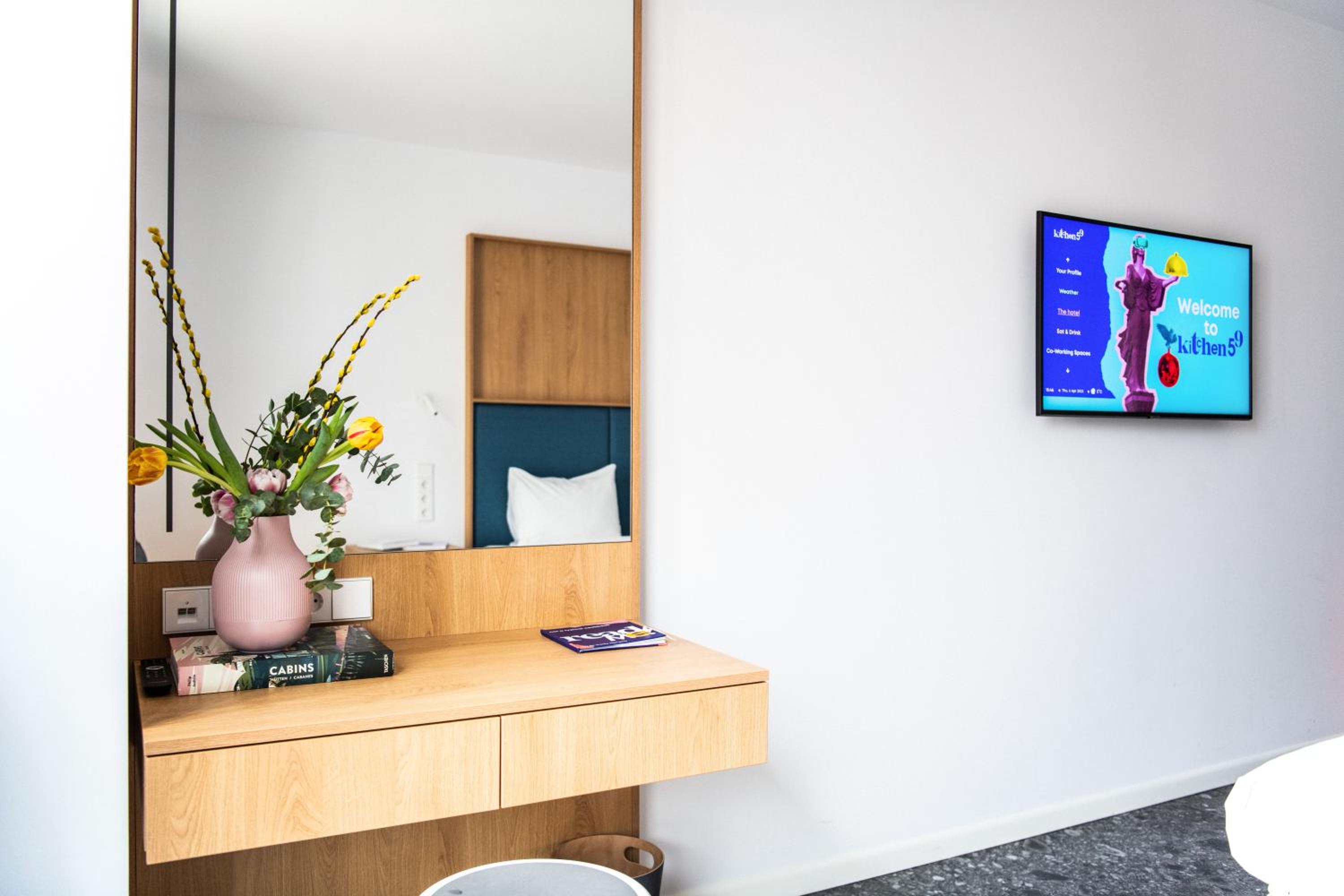 Twin Room - Photo 12