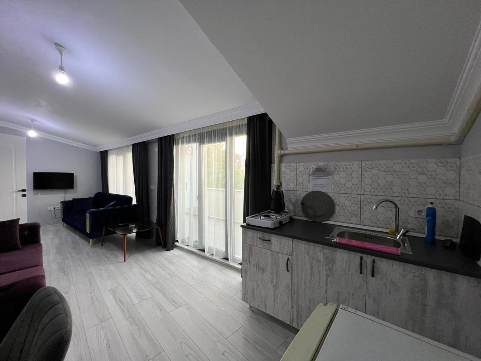 Apartment with Balcony - Photo 3