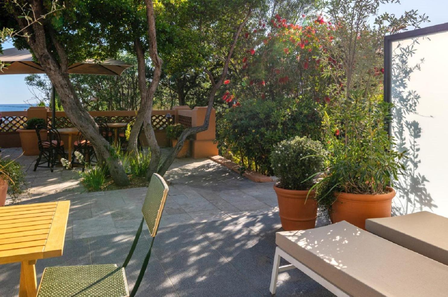 Double Room with Terrace - Garden View photo 2