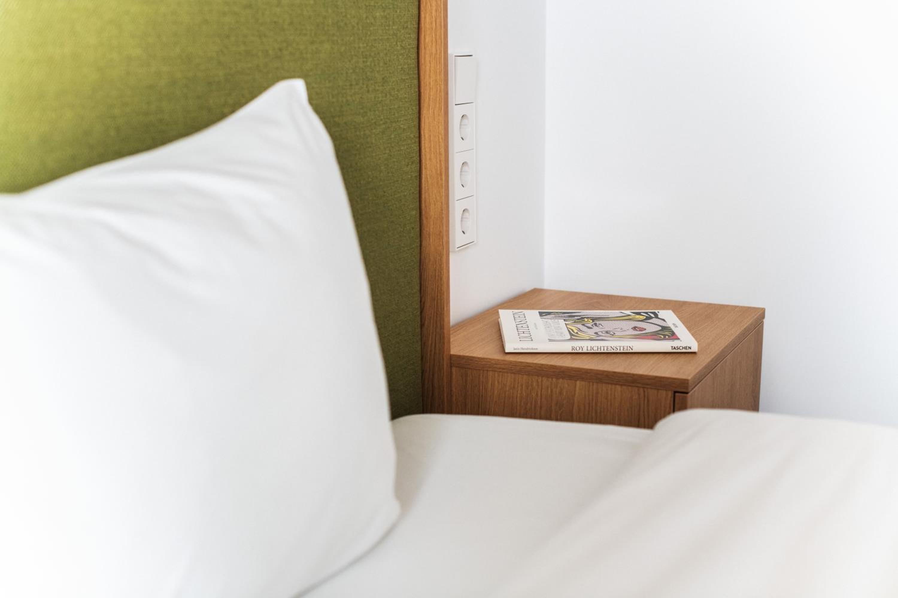 Superior King Suite - Photo 7