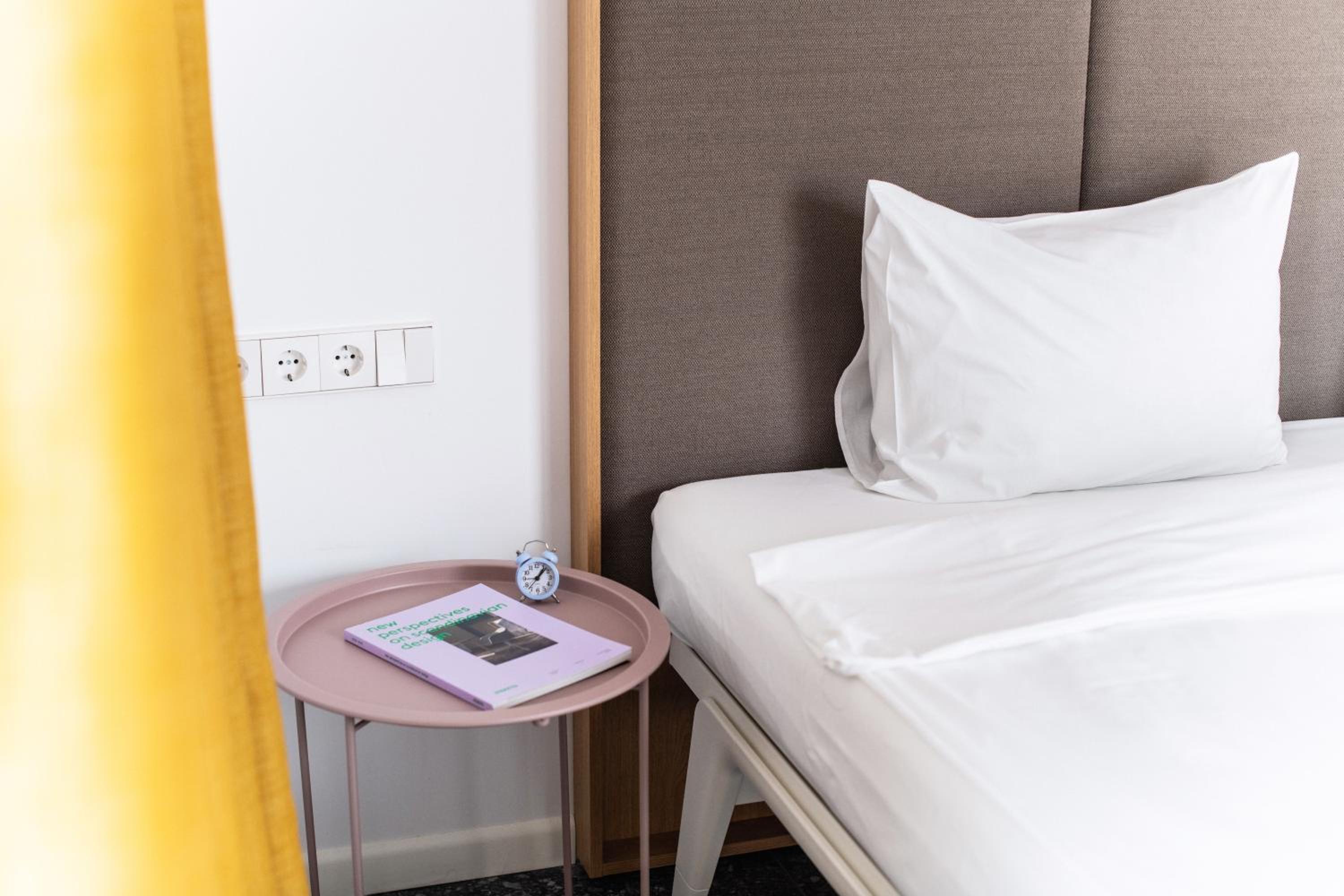 Deluxe King Room - Photo 5