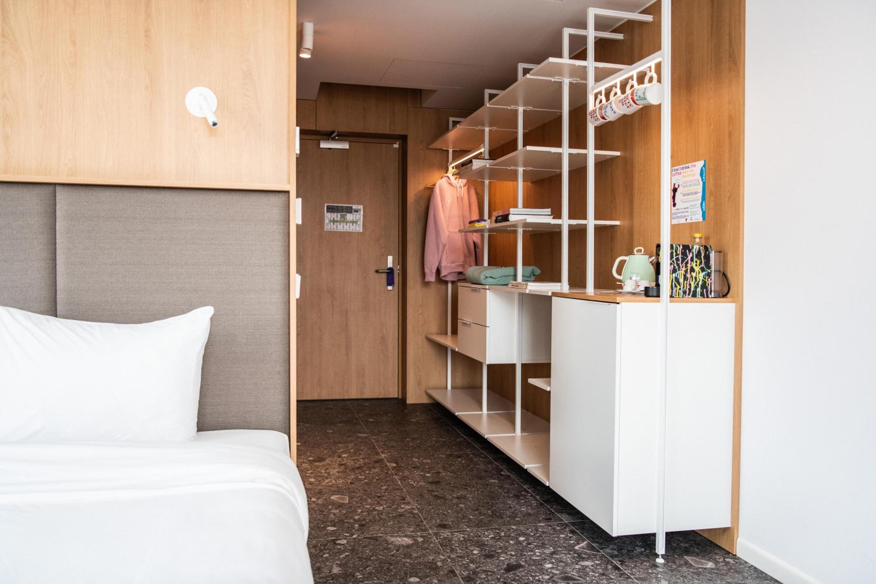 Deluxe King Room - Photo 1