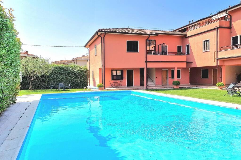 Apartment with Garden View