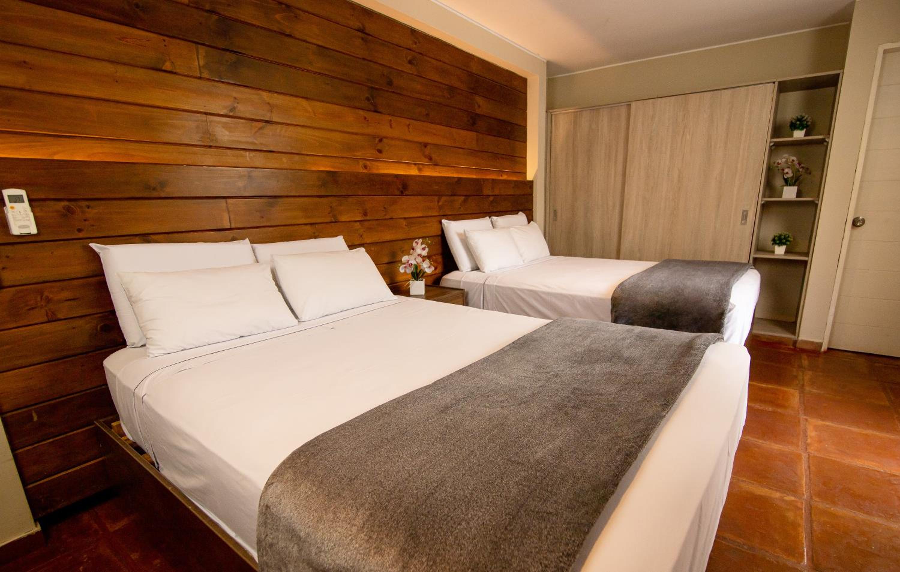 Twin Room with Terrace and Air Conditioning photo 2