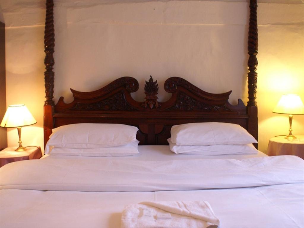 Double or Twin Room with Private Bathroom