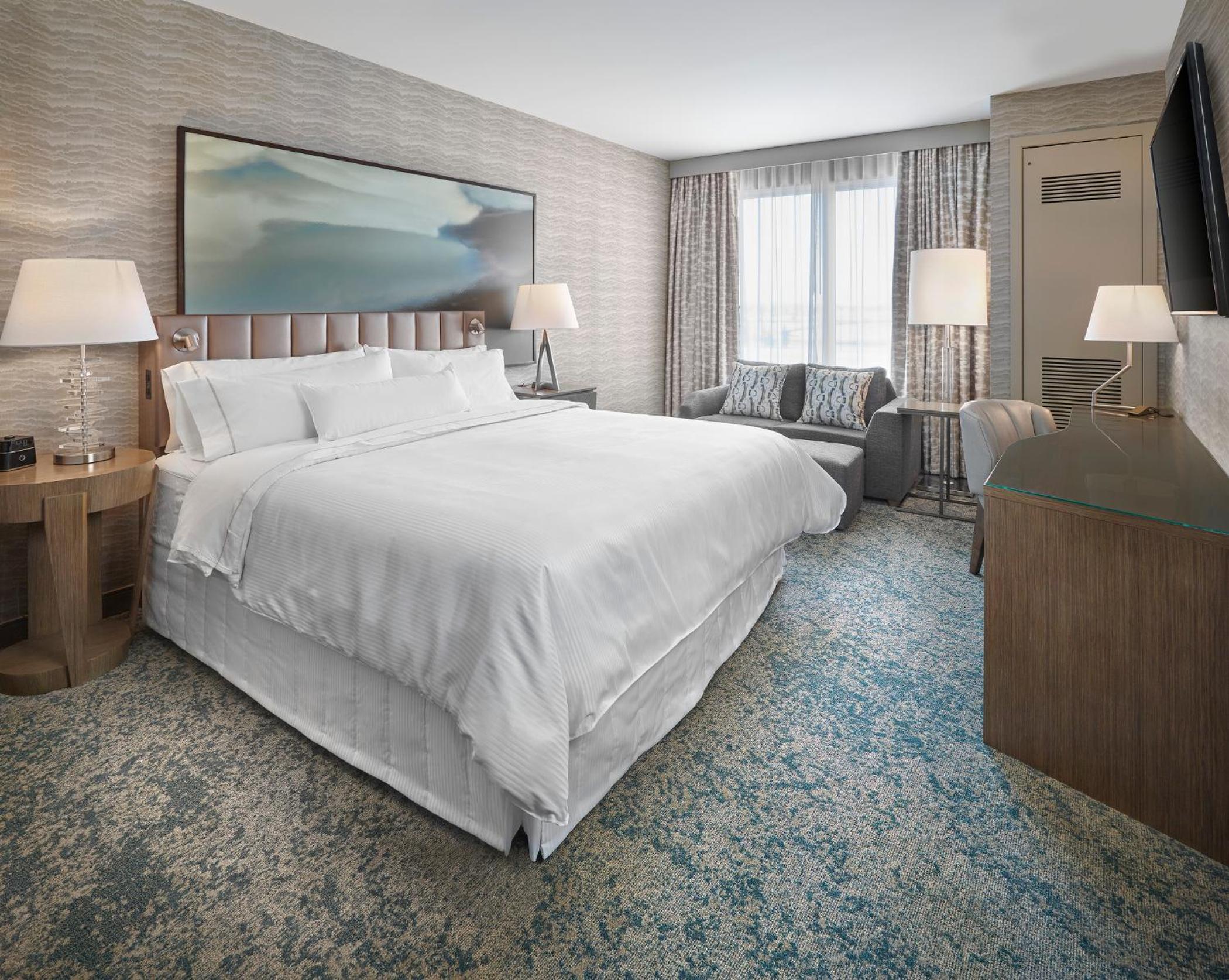 One-Bedroom King Suite