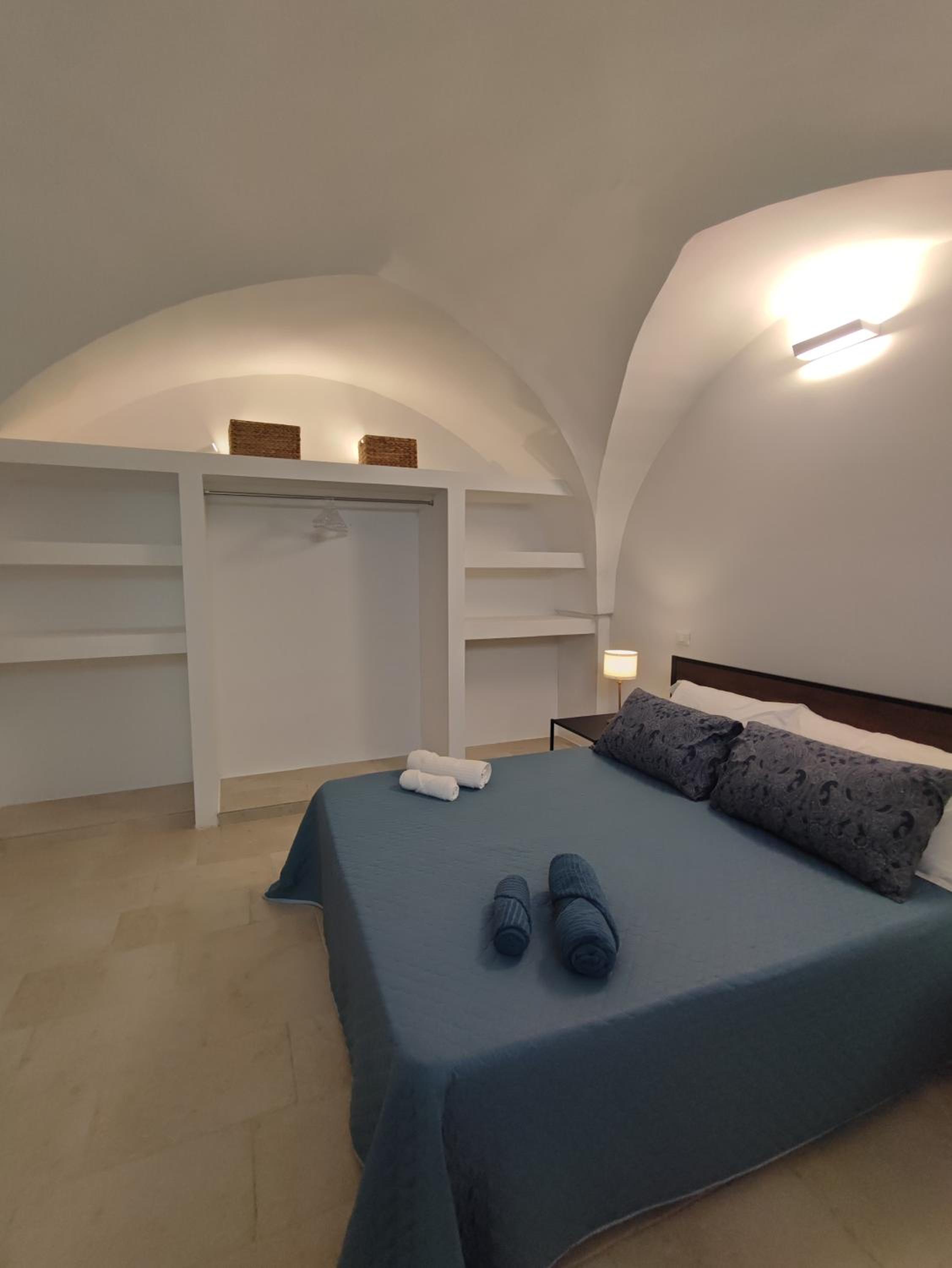 One-Bedroom Apartment photo 3