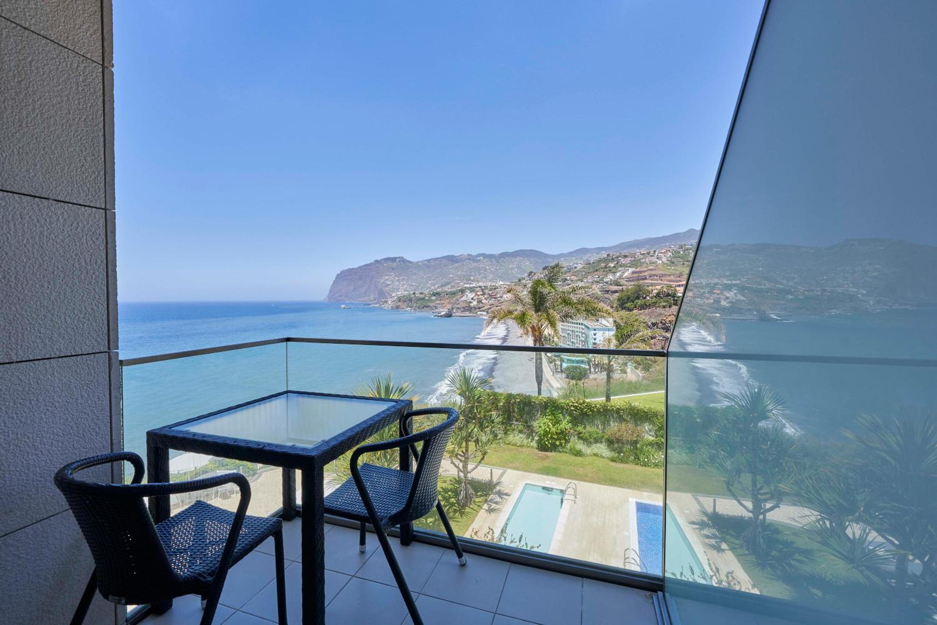 Double Room with Sea View - Photo 3