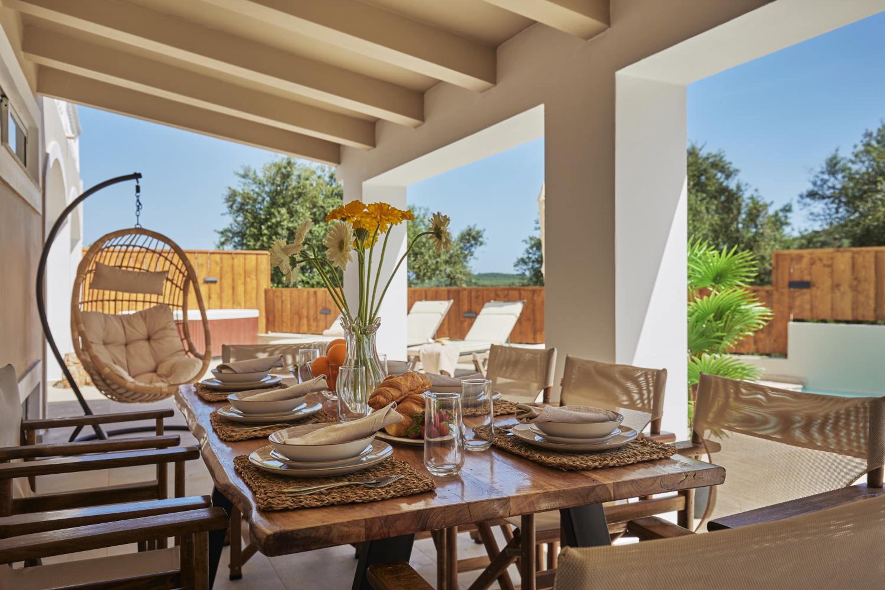 Villa photo 2
