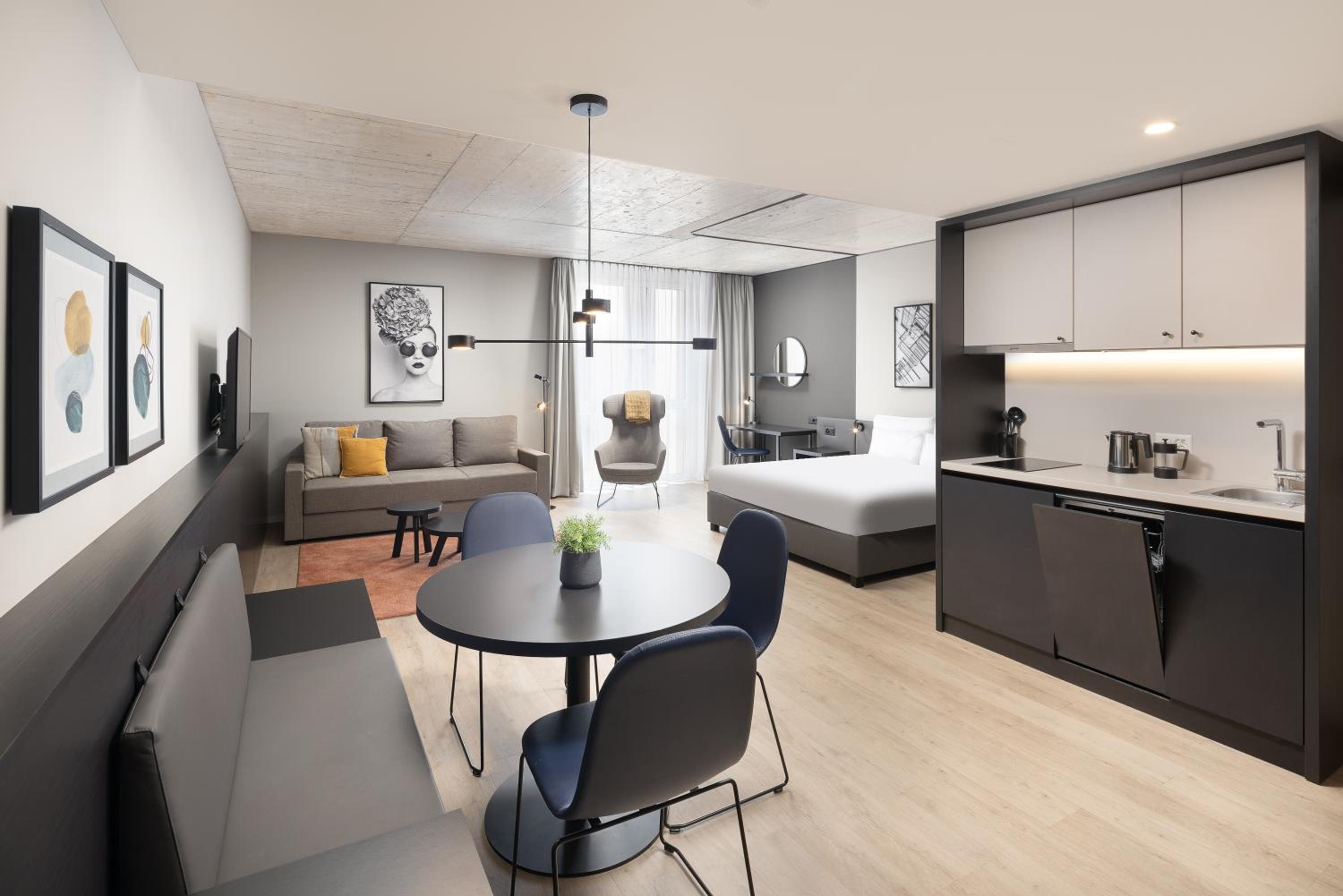Premium Studio Apartment - Photo 1
