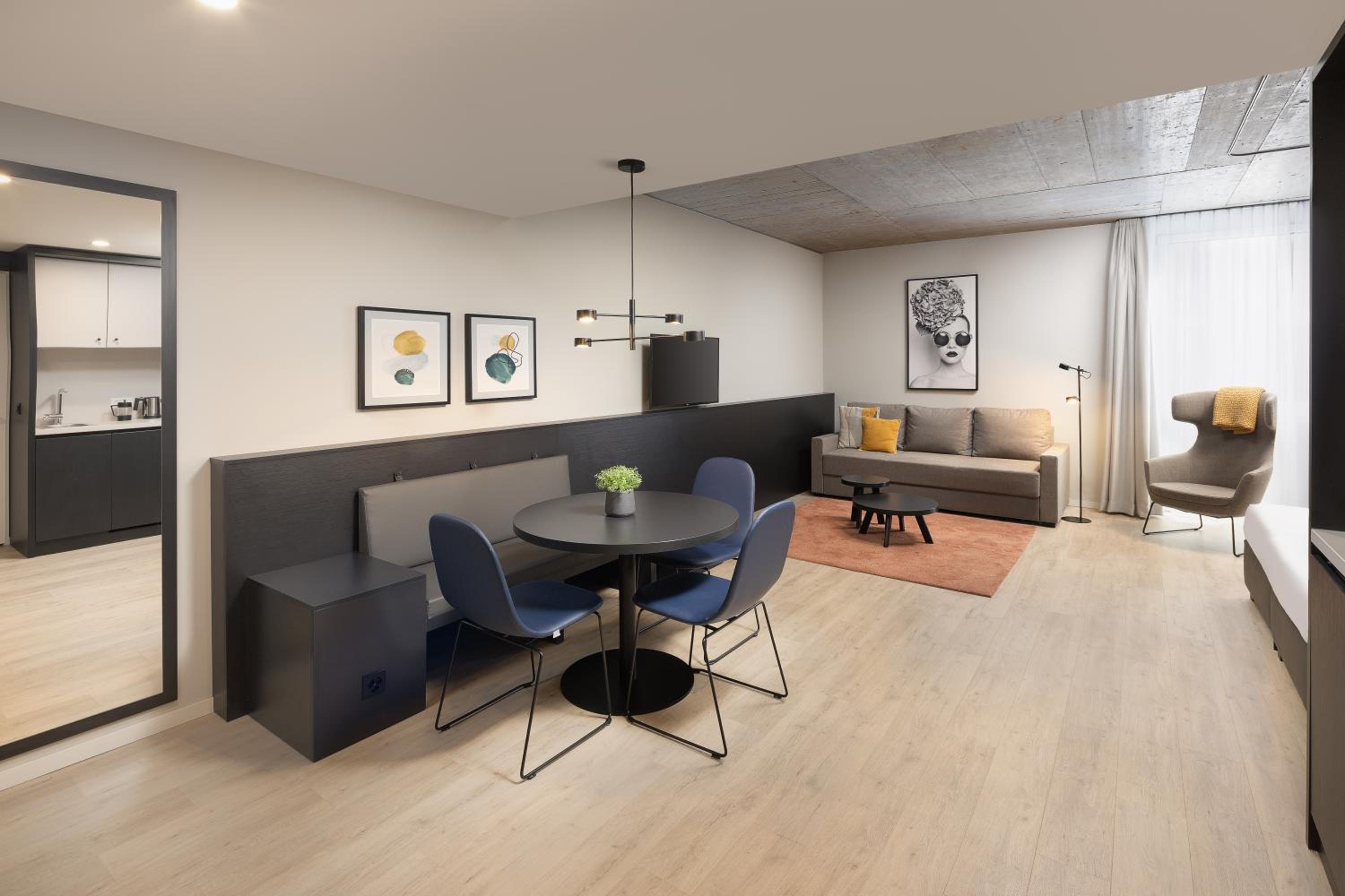 Premium Studio Apartment - Photo 2