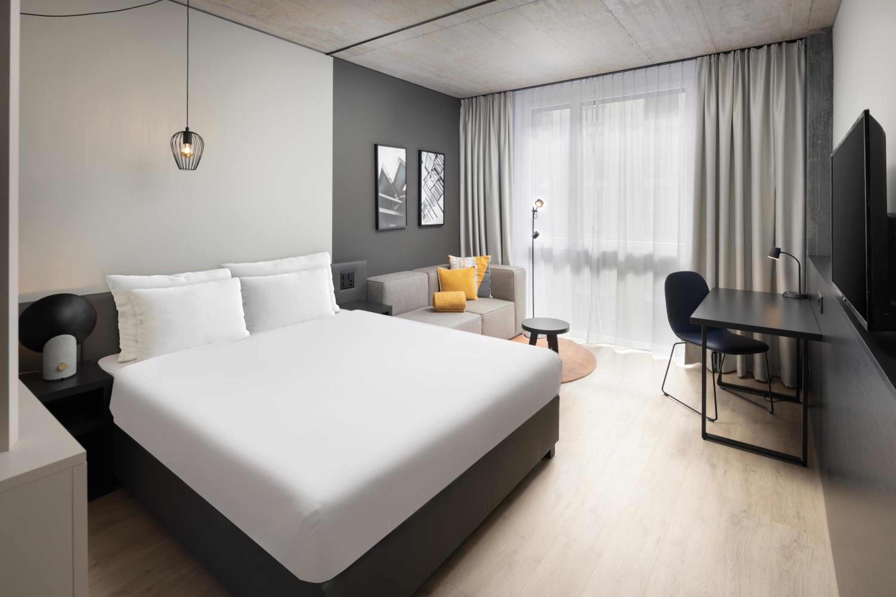Superior Studio Suite - Photo 1