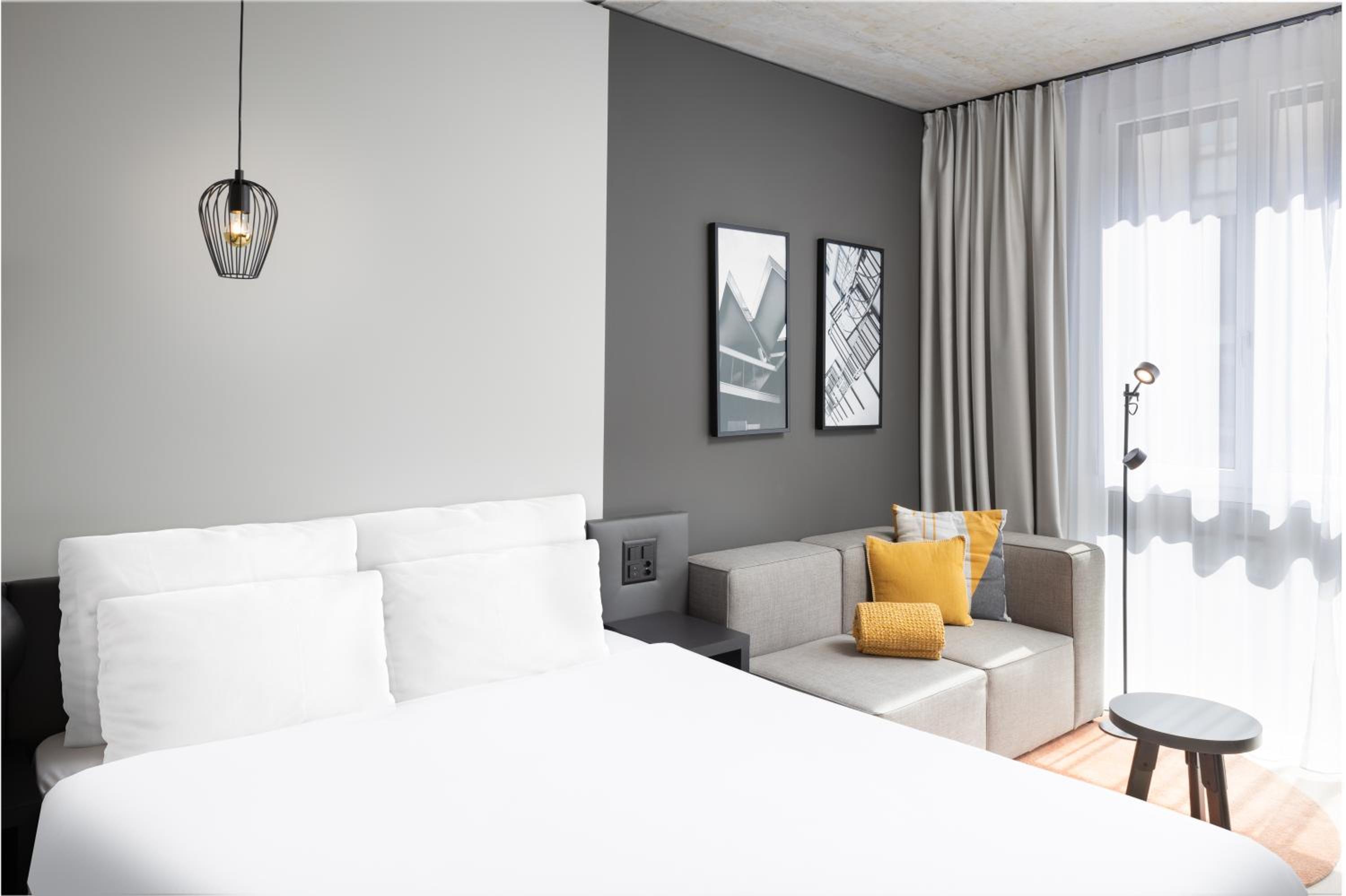 Superior Studio Suite - Photo 3