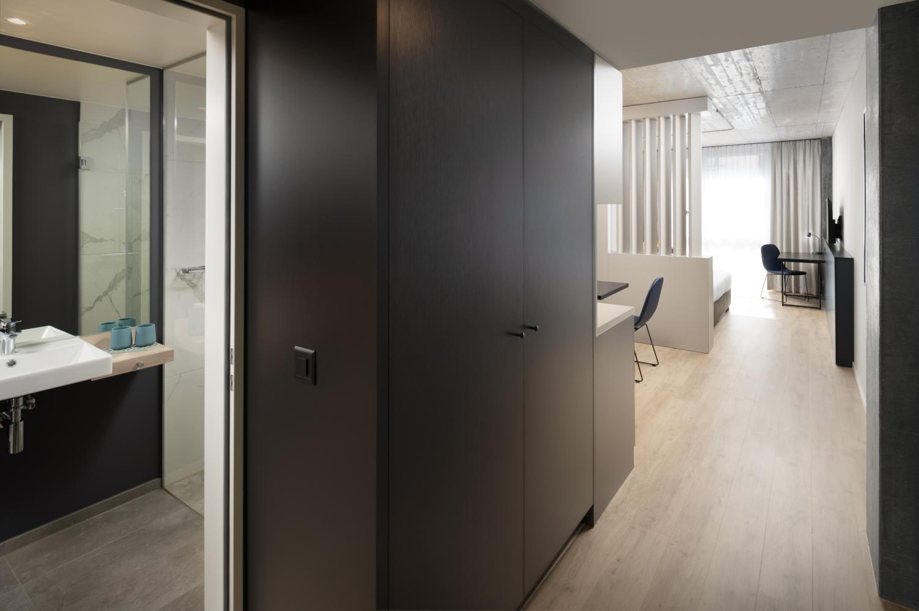 Studio Apartment - Photo 4