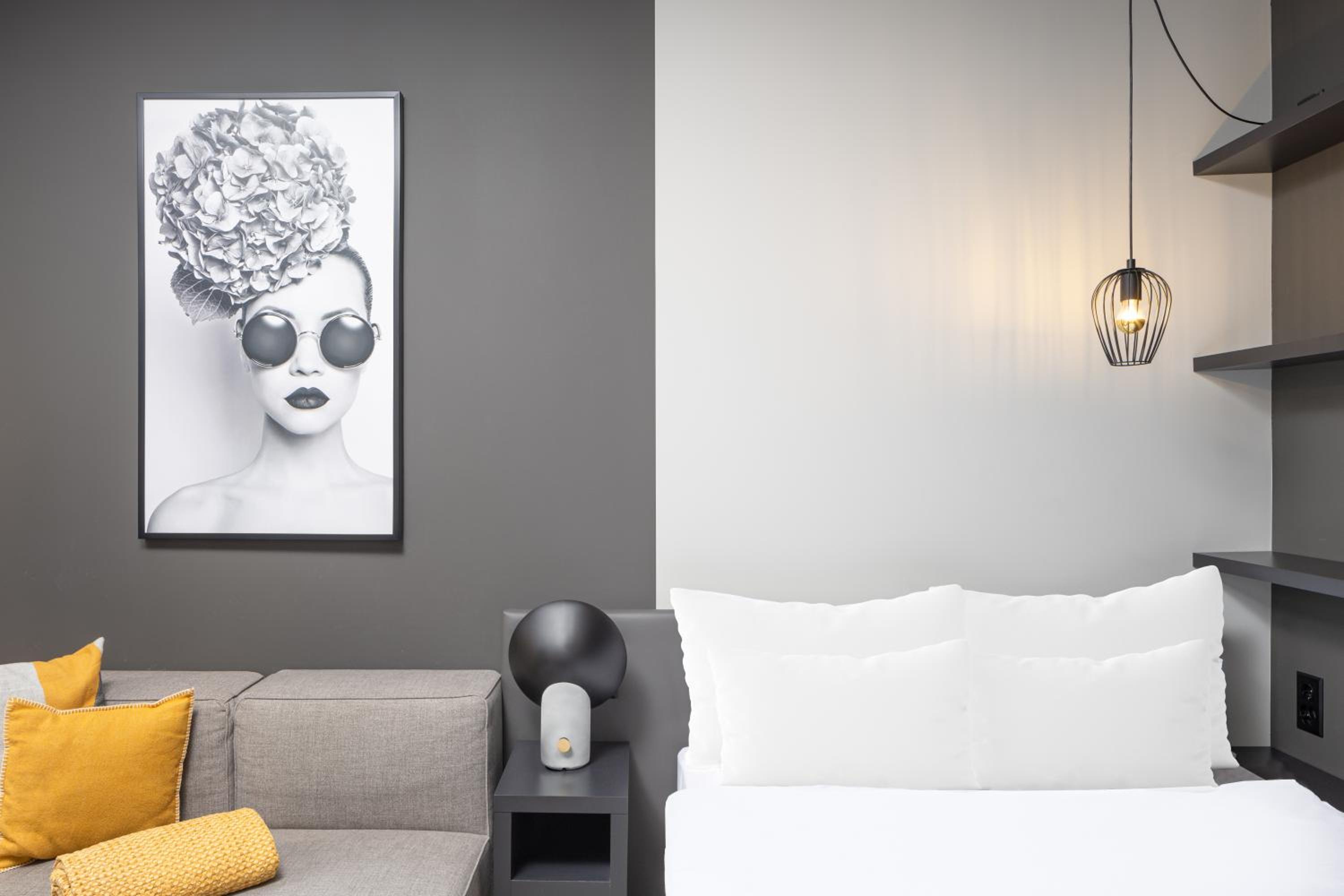 Superior Studio Suite - Photo 4