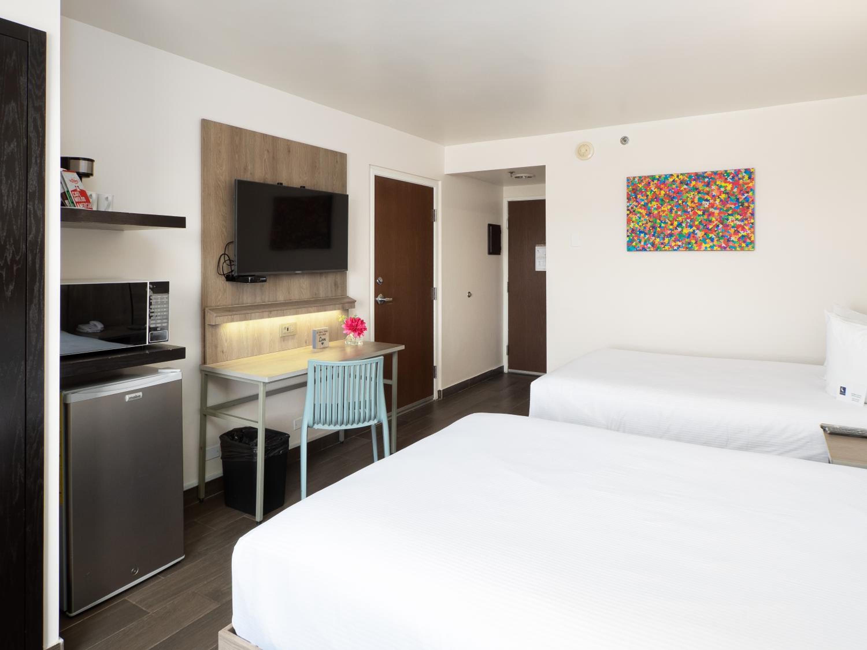Standard Double Room with Two Double Beds - Photo 4