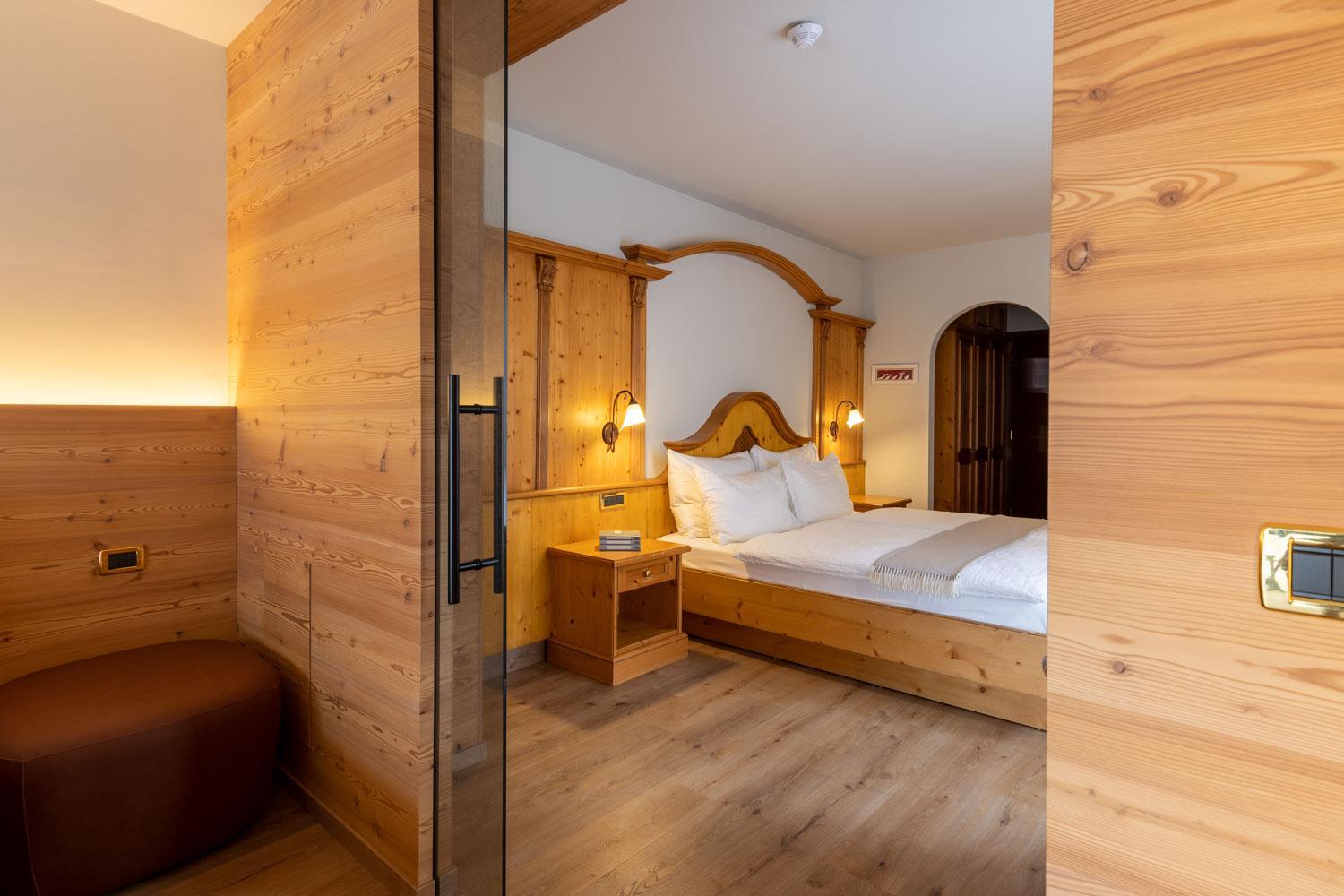Suite - Photo 1