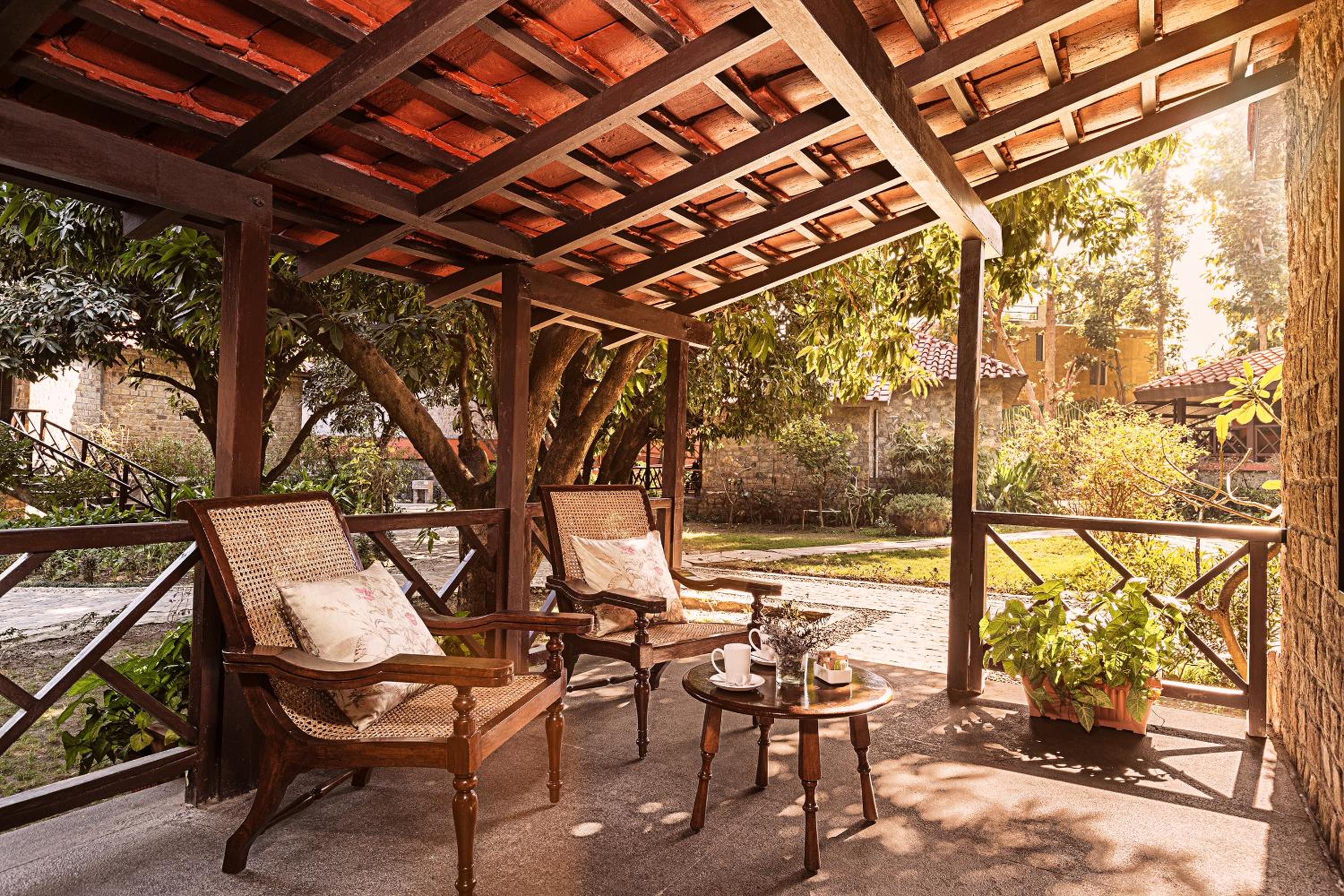 Premium Cottage King Bed Garden View photo