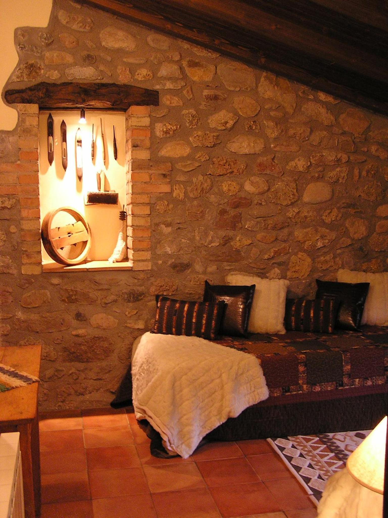 Superior Family Room - Photo 3