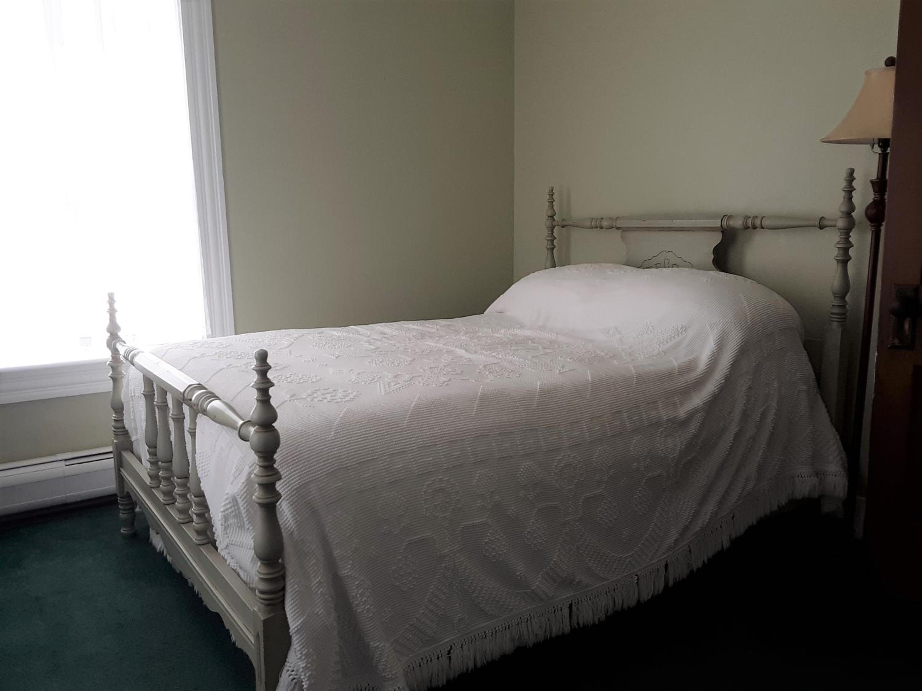 Double Room with Shared Bathroom photo 3