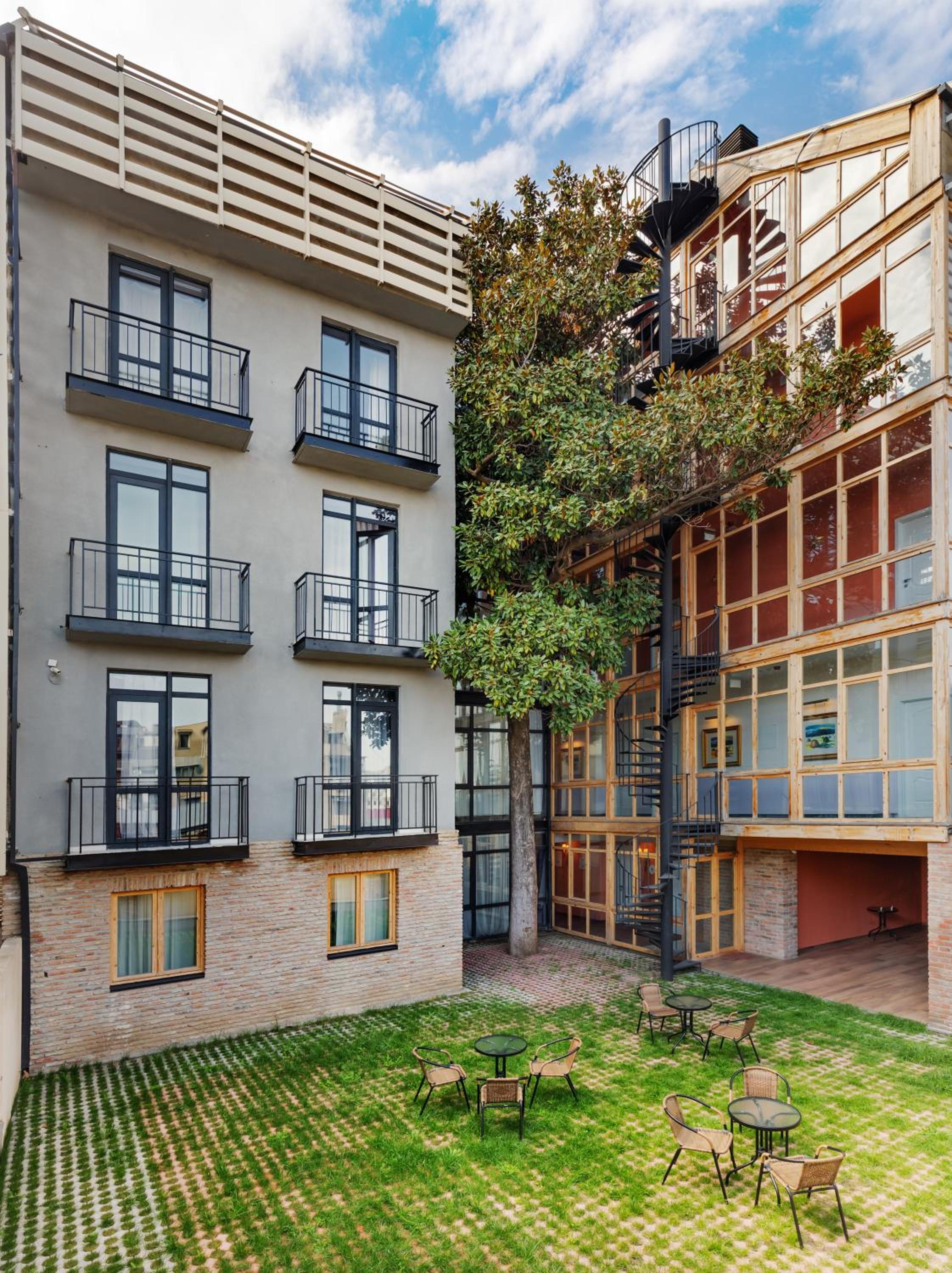 Double or Twin Room with Balcony photo 2