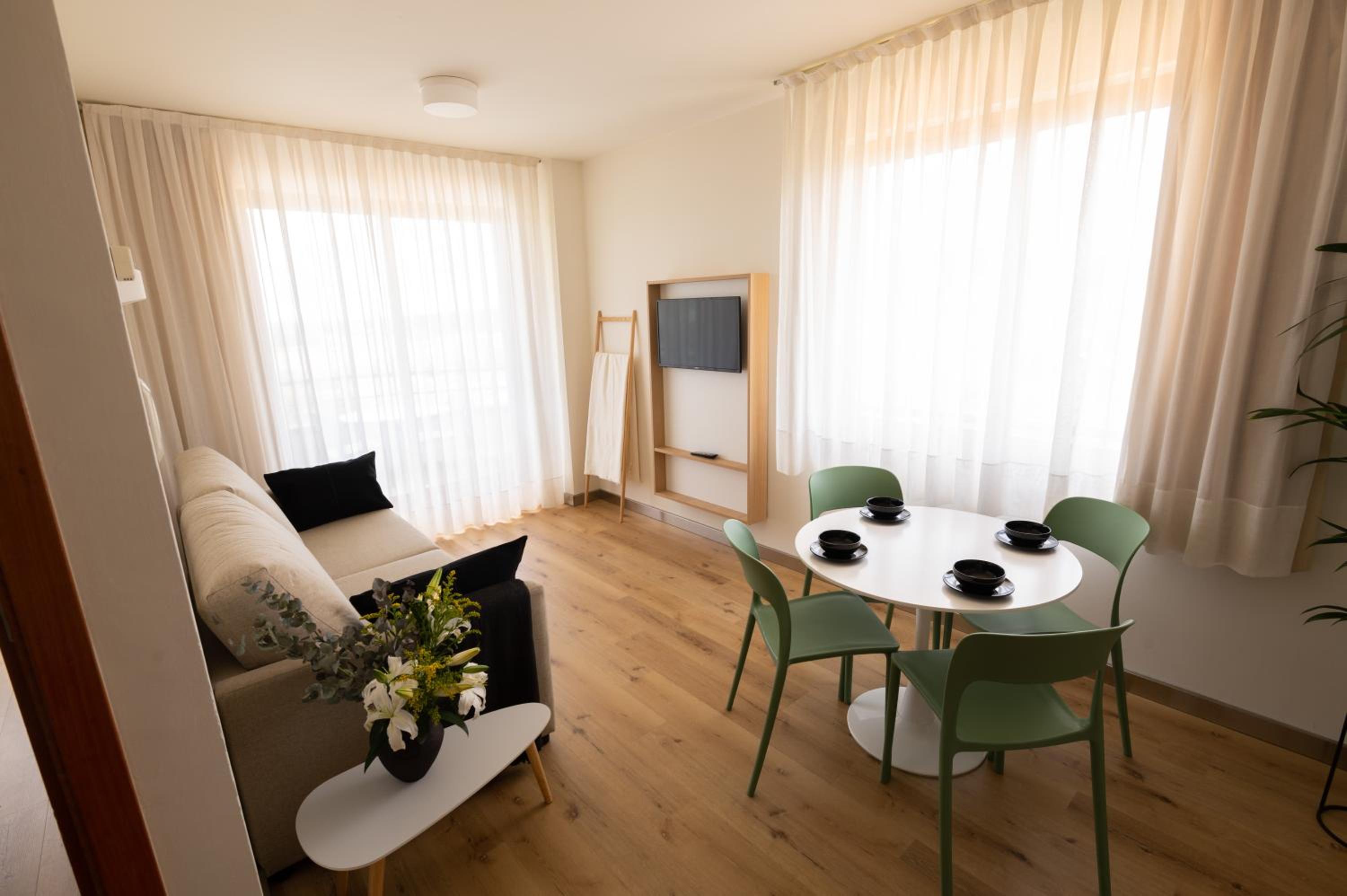 Apartment Premium with Terrace - Photo 34