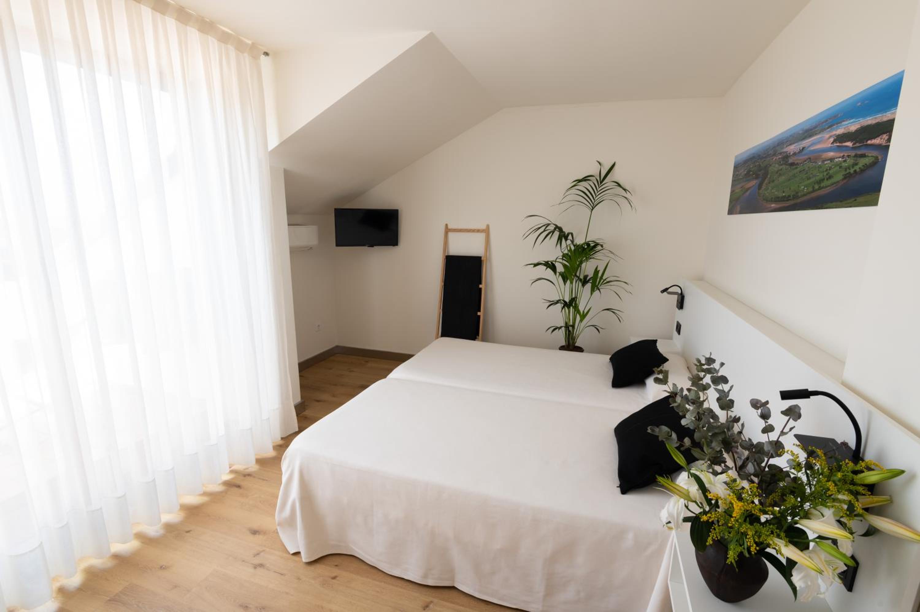 Superior Apartment with View (2 Adults + 1 Child) - Photo 21