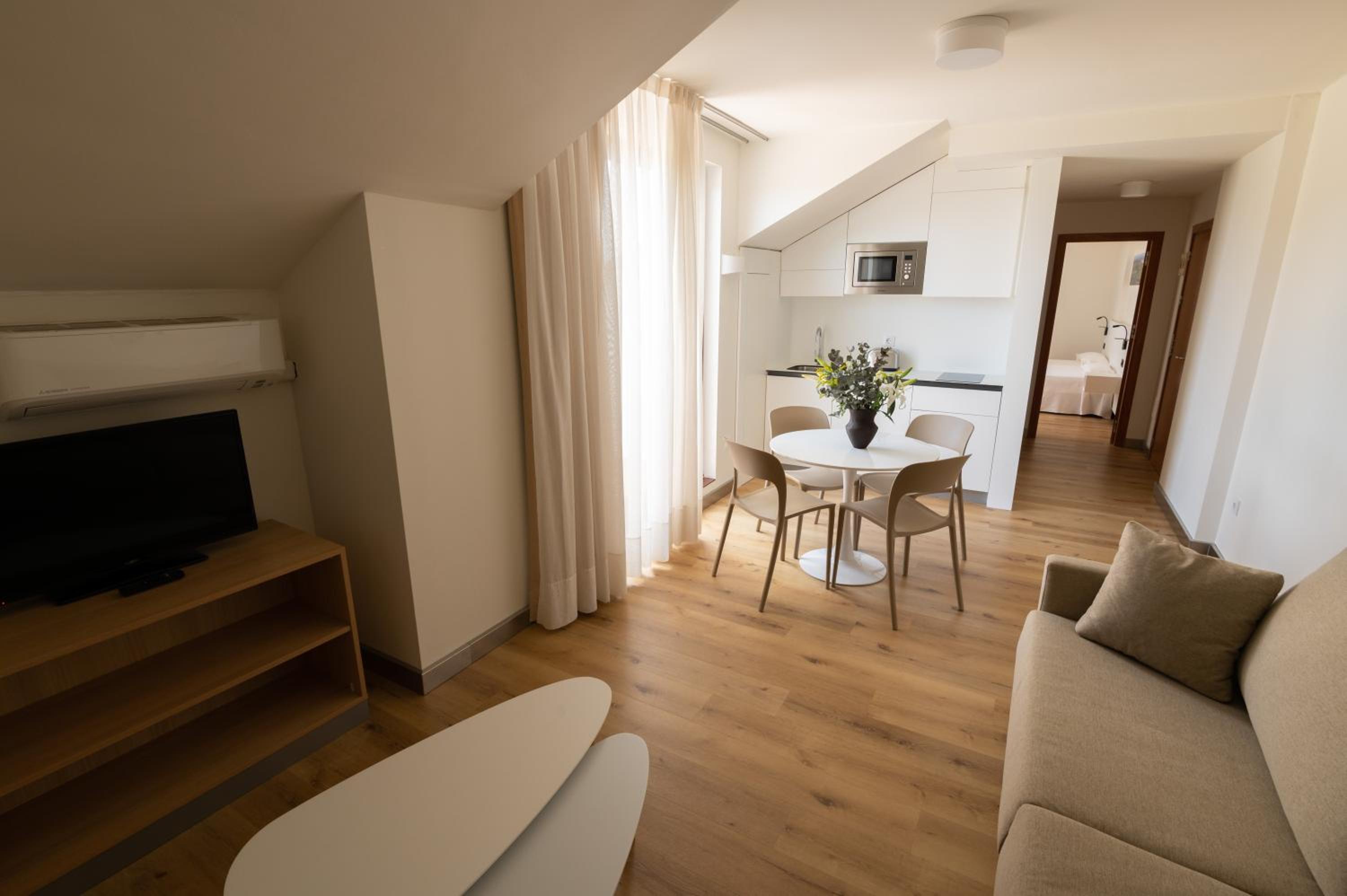 Superior Apartment with View (2 Adults + 1 Child) - Photo 23