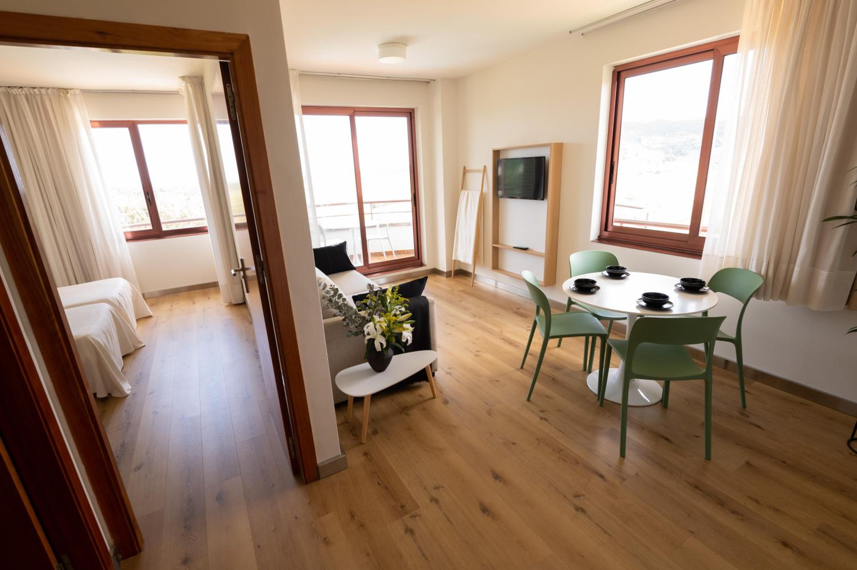 Apartment with View (2 Adults) - Photo 18