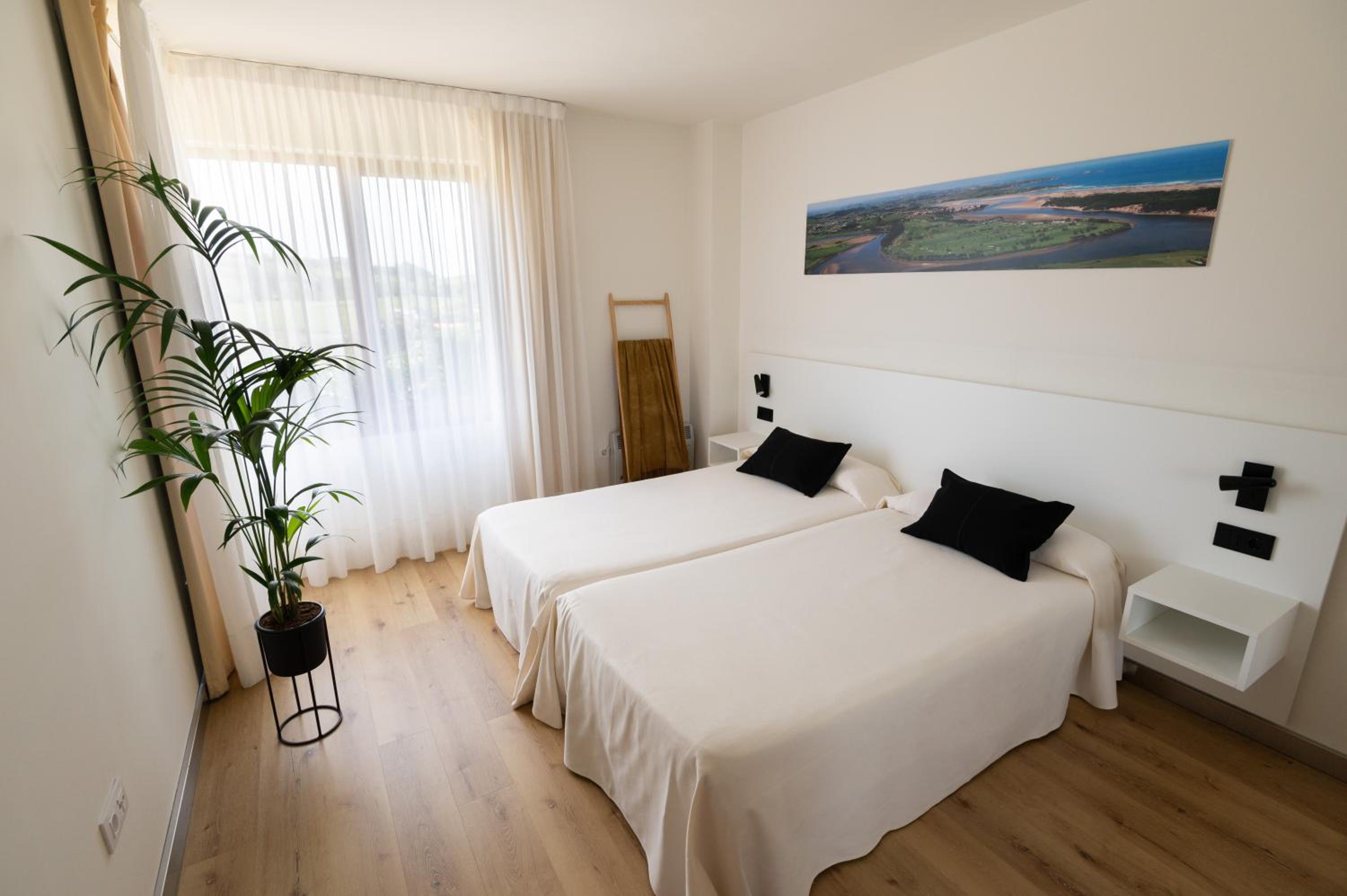 Apartment with Private Garden (2 Adults) - Photo 2