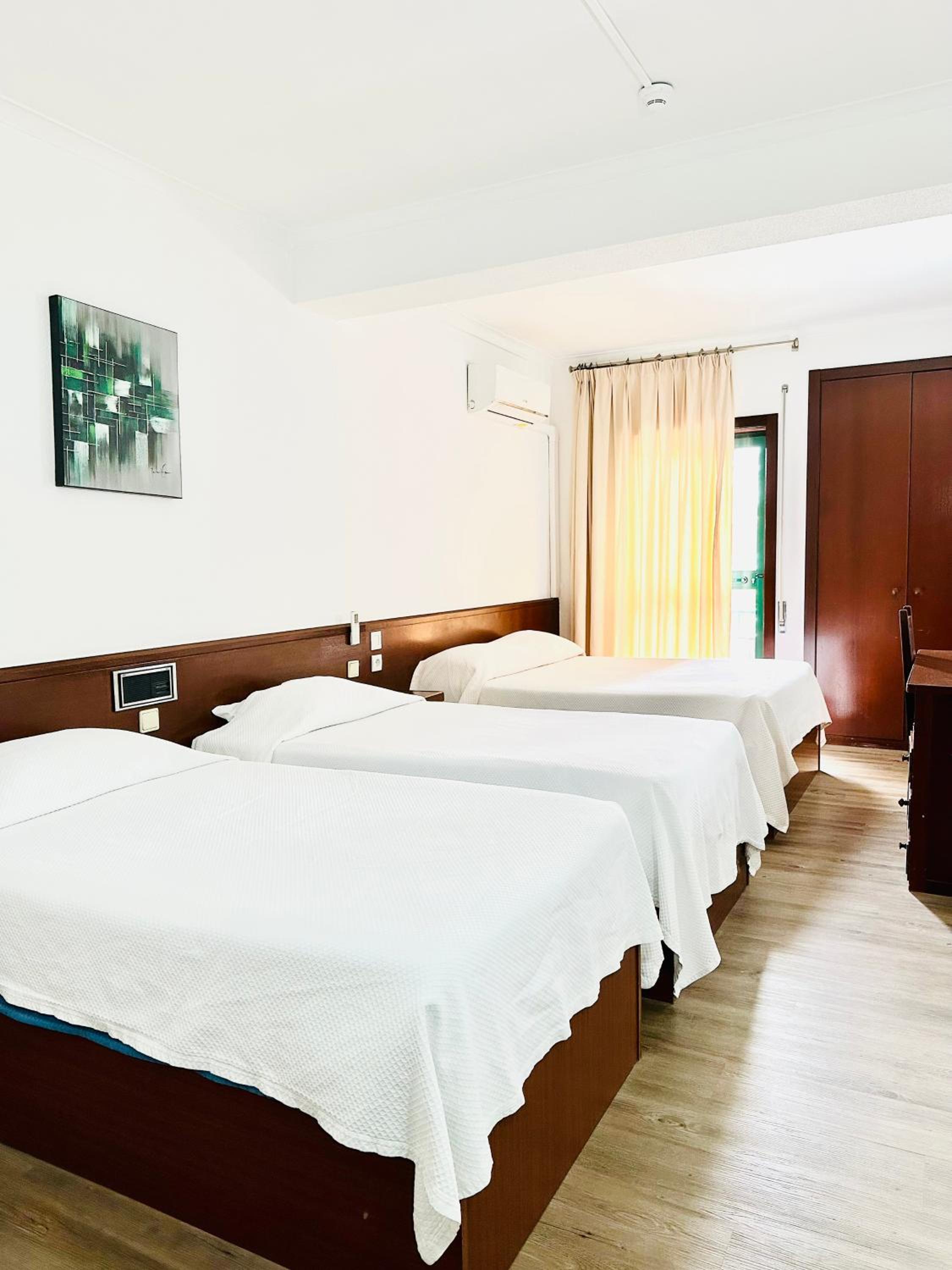 Triple Room - Photo 2