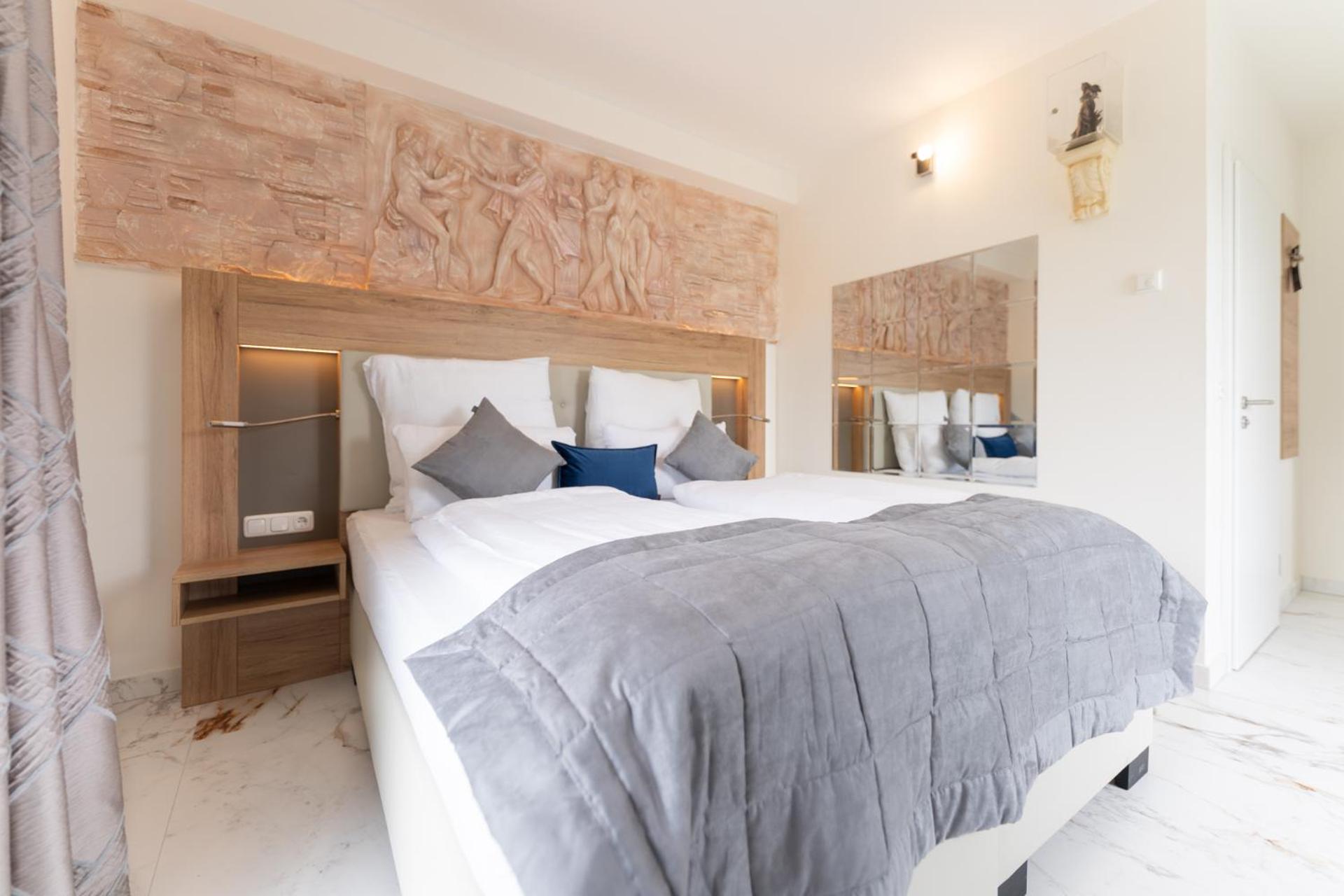 Double Room with Garden View - Photo 8
