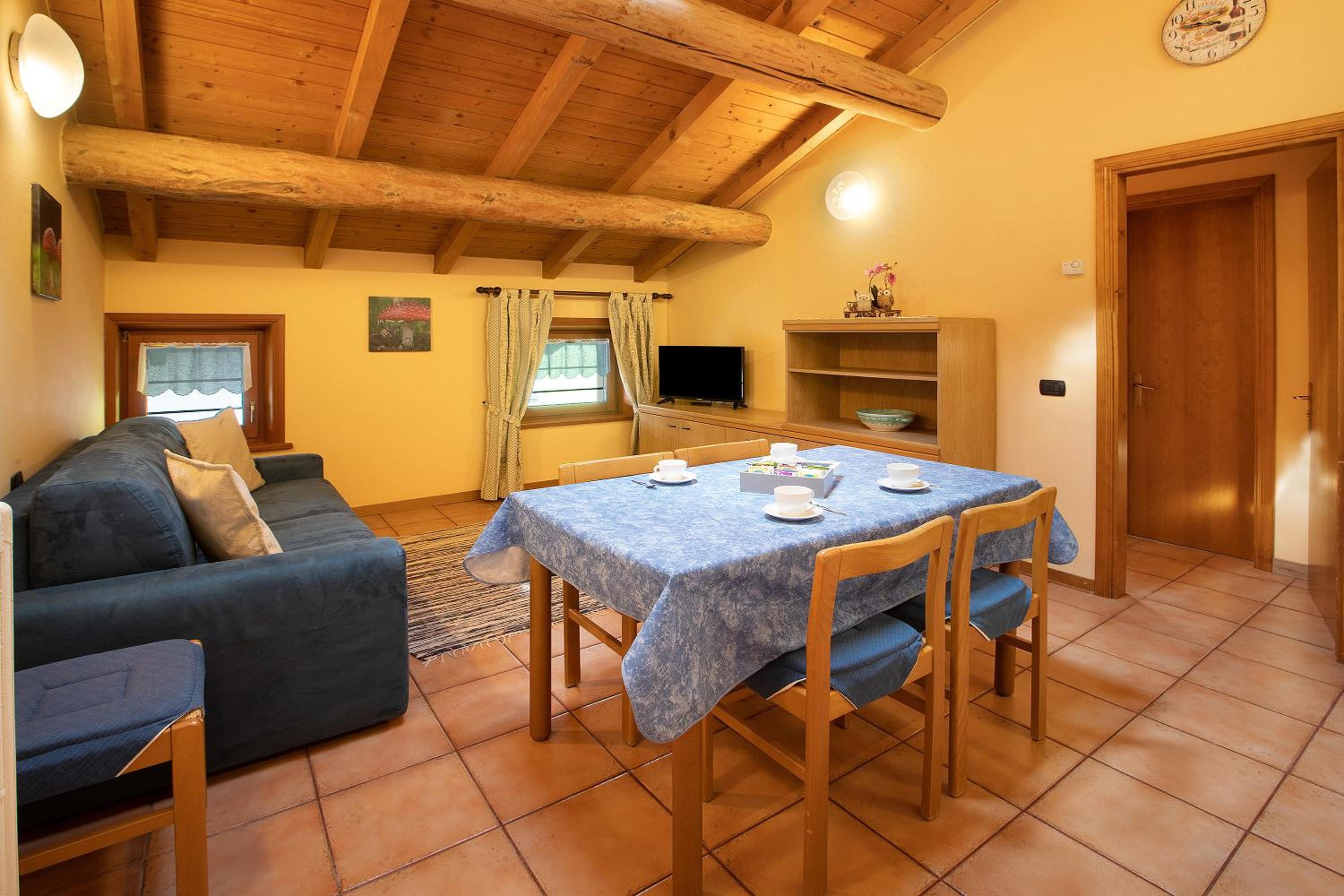 Two-Bedroom Deluxe Apartment with Garden View