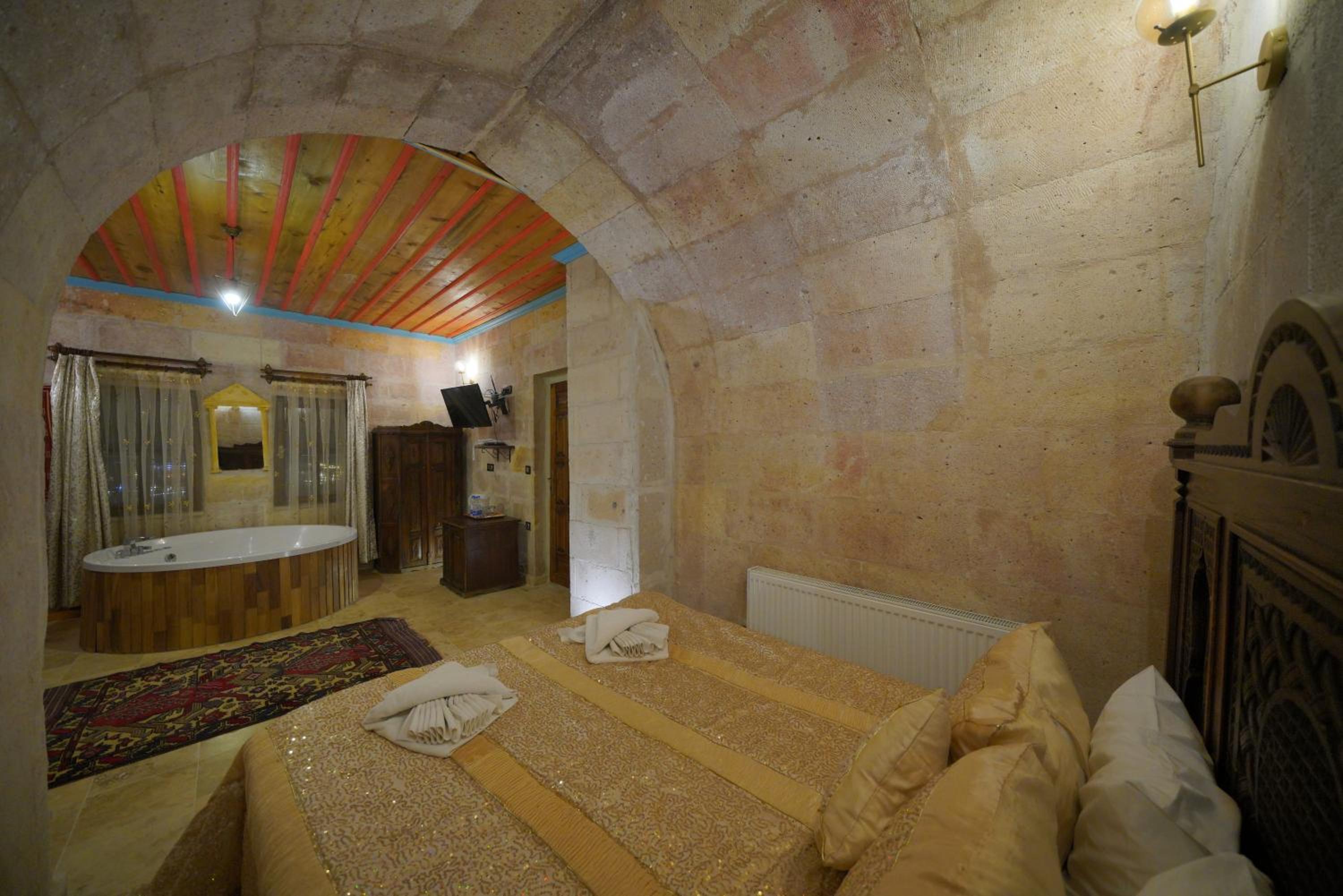 Suite with Spa Bath photo 3