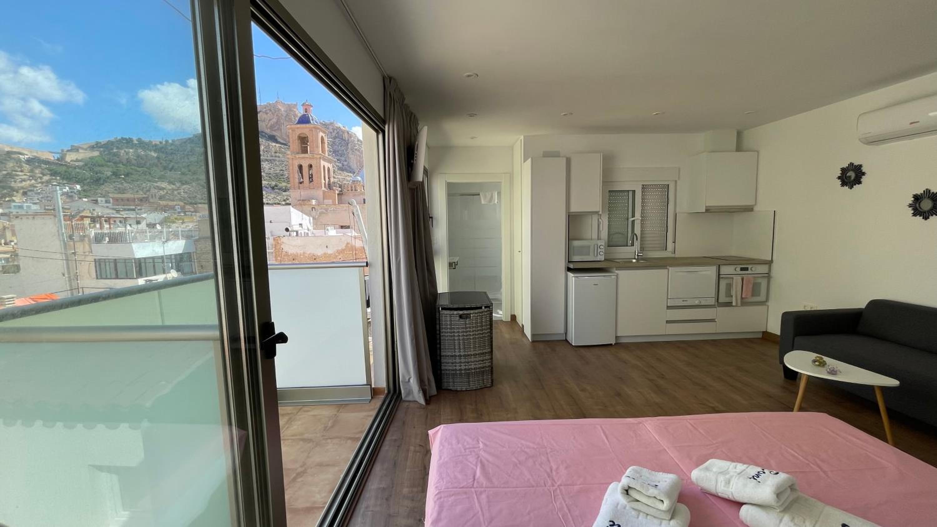 Apartamento con Vista y Balcón